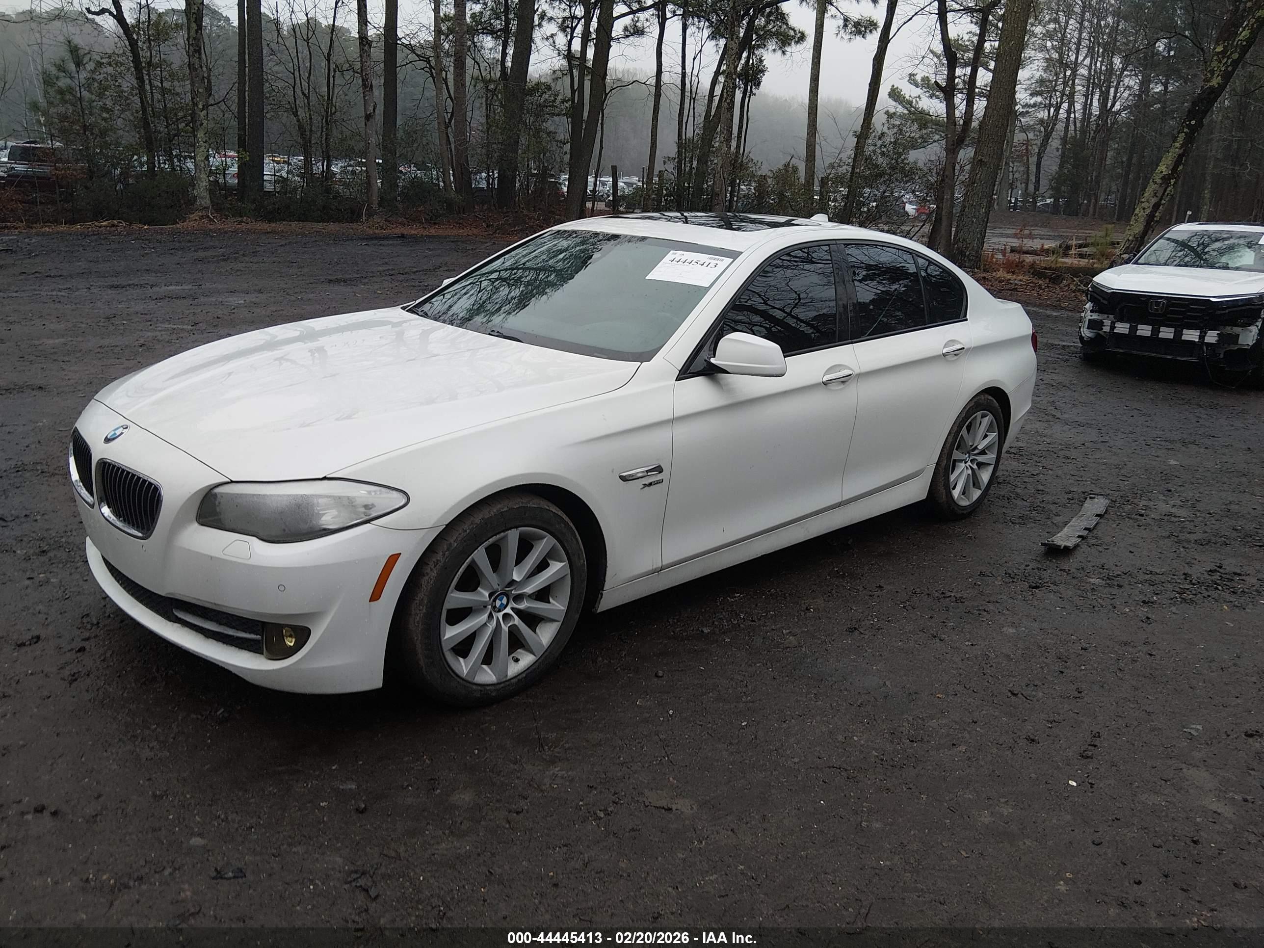 BMW 528I image 2
