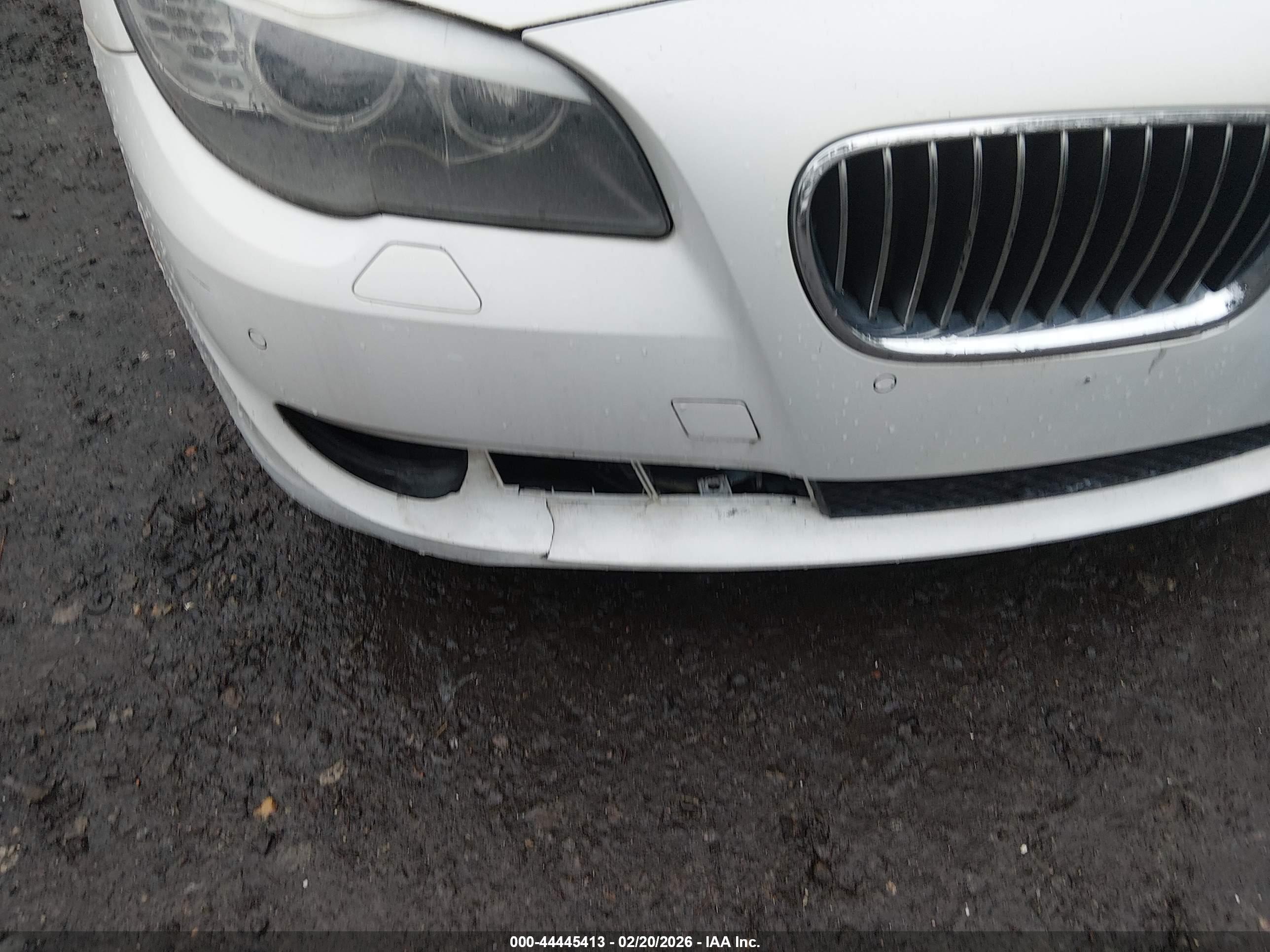 BMW 528I image 6