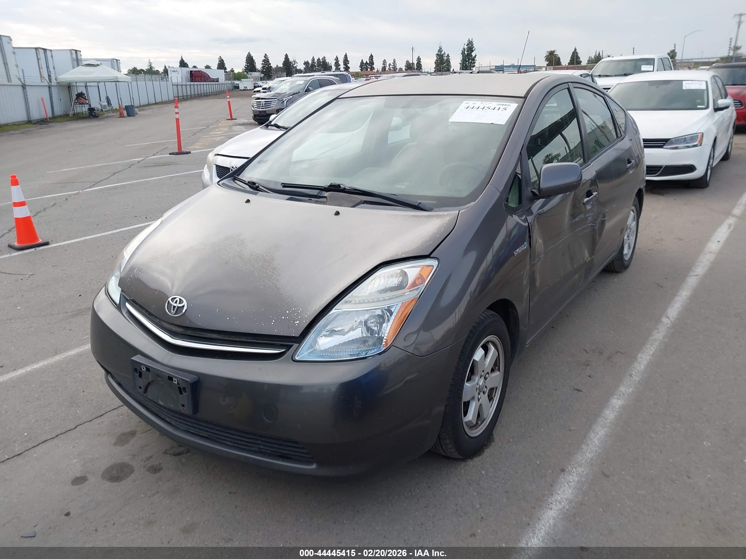 TOYOTA PRIUS image 2