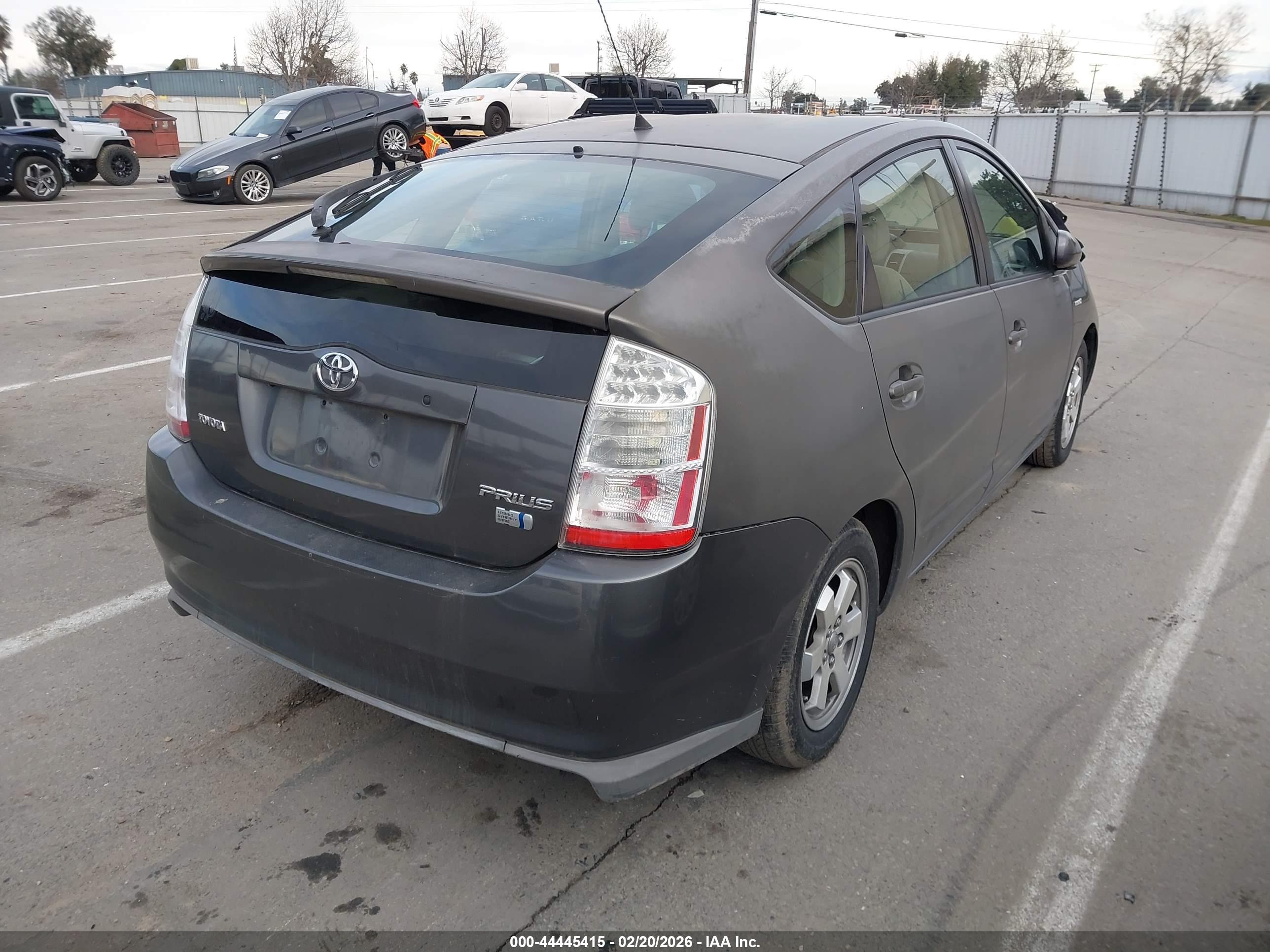 TOYOTA PRIUS image 4