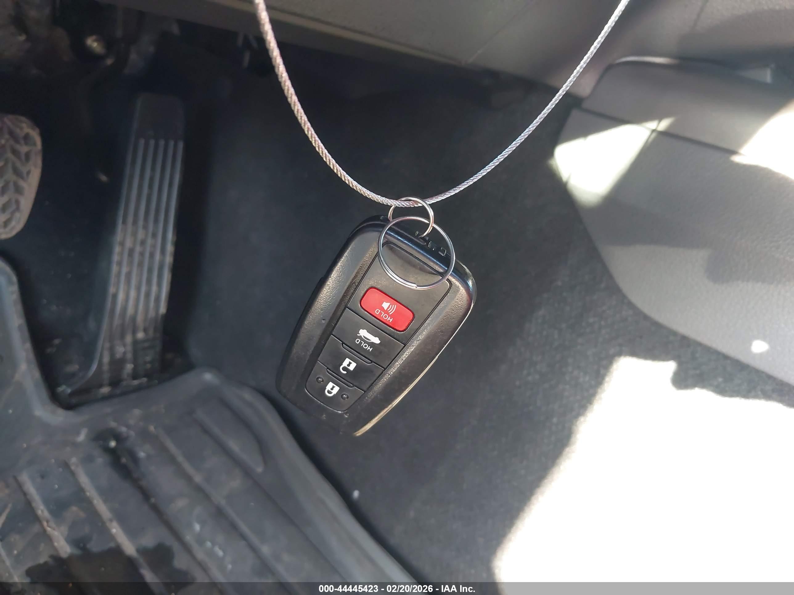 TOYOTA CAMRY image 11