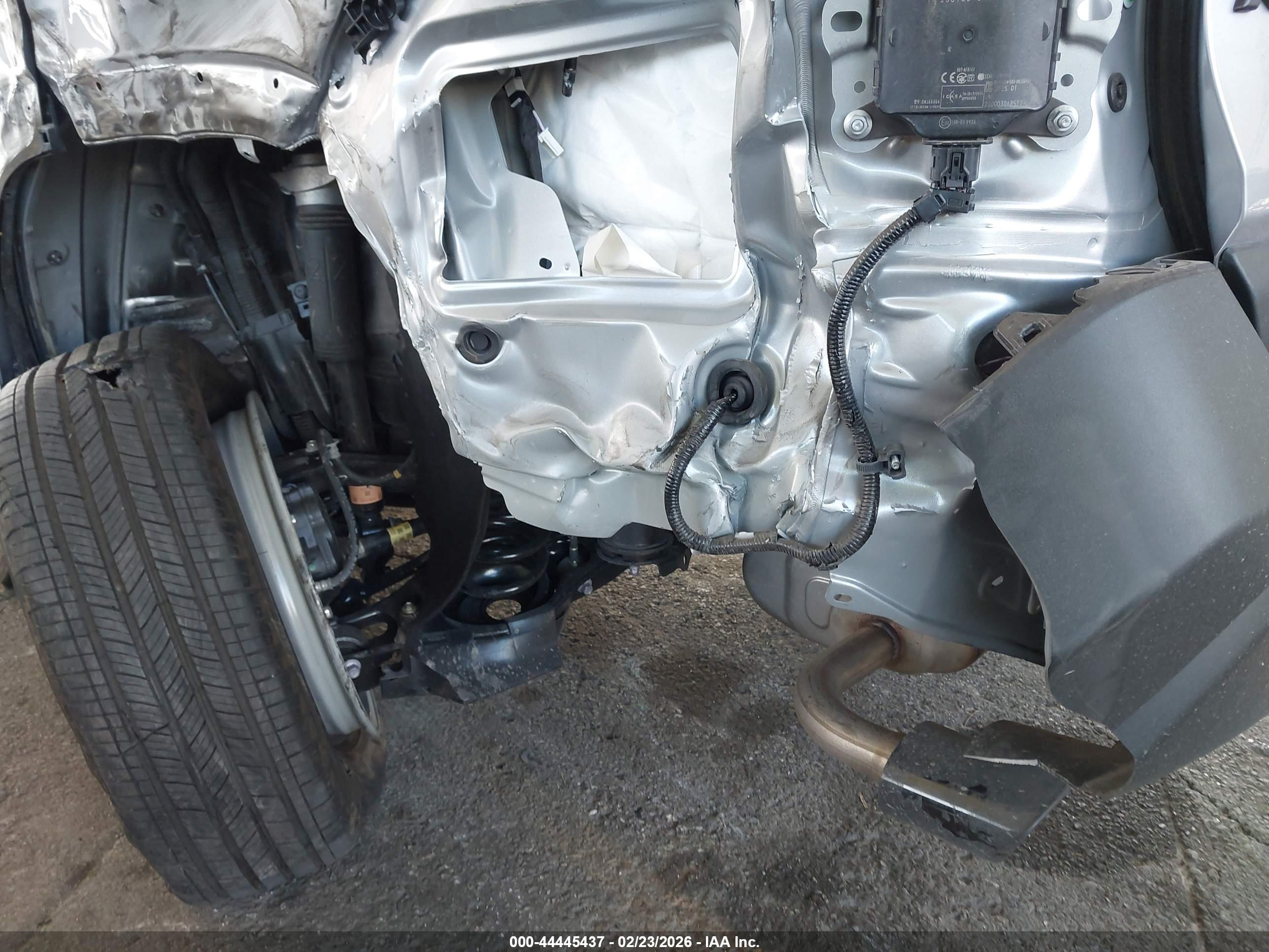 TOYOTA RAV4 image 6