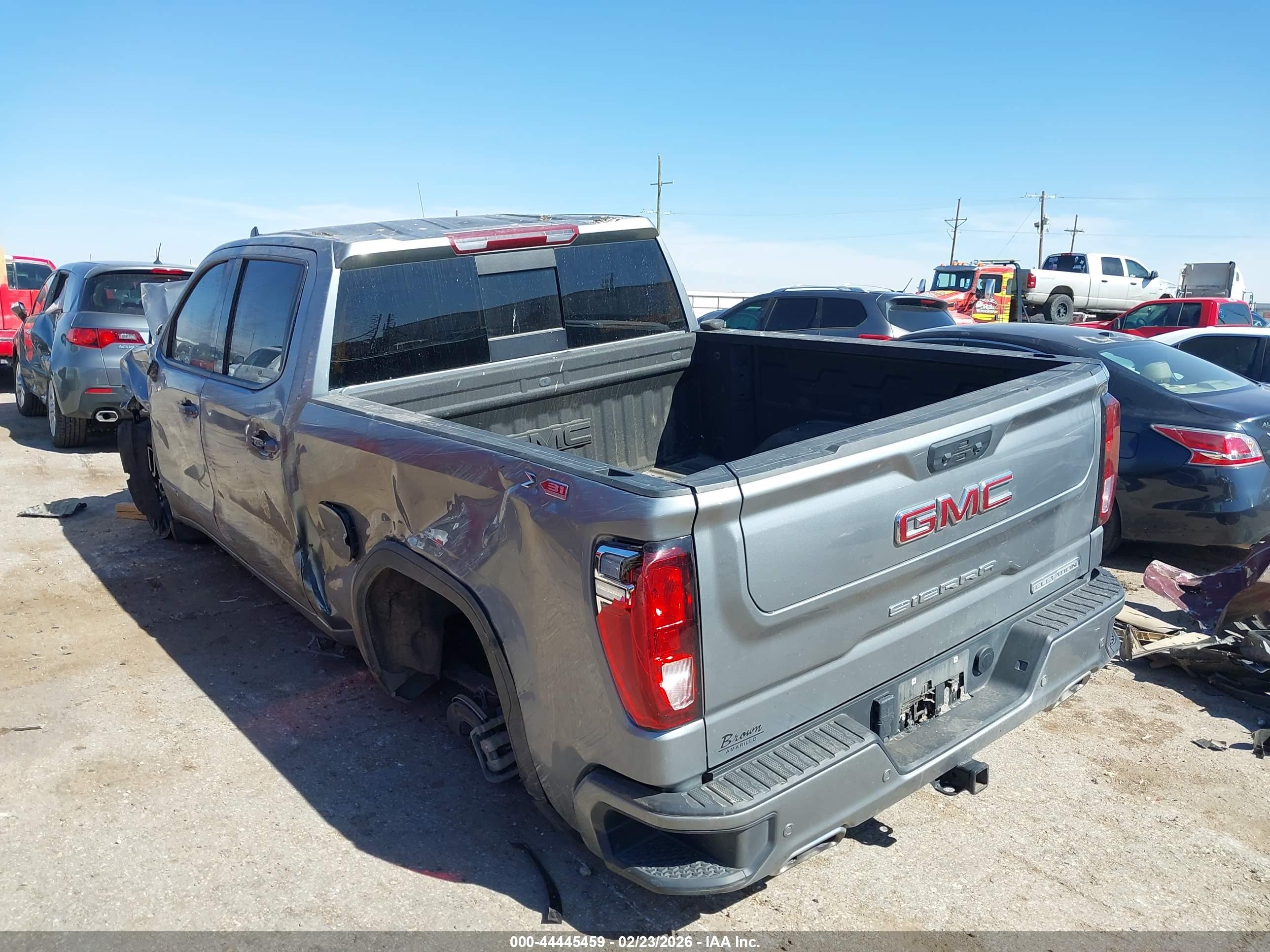 GMC SIERRA image 3