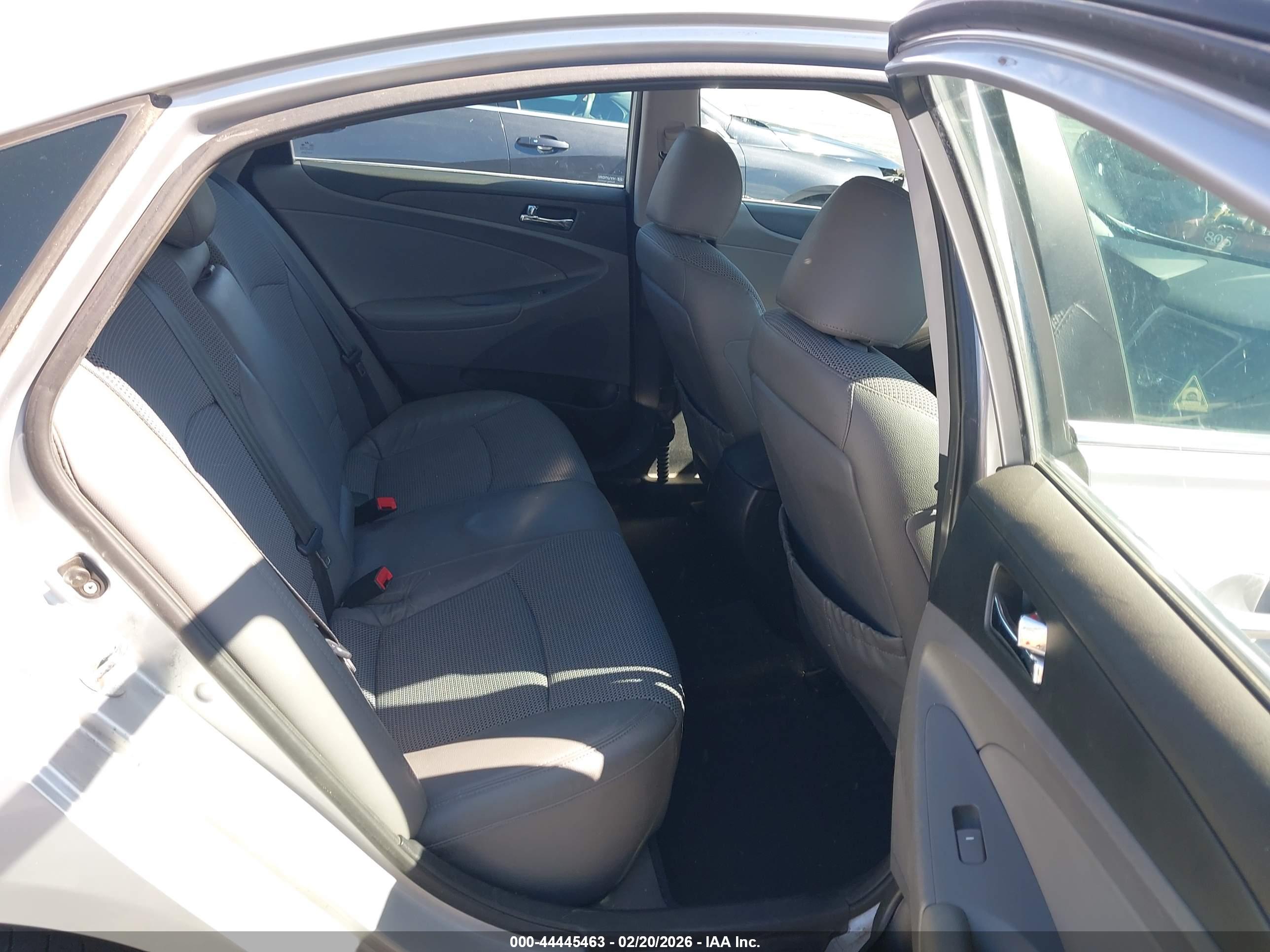 HYUNDAI SONATA image 8