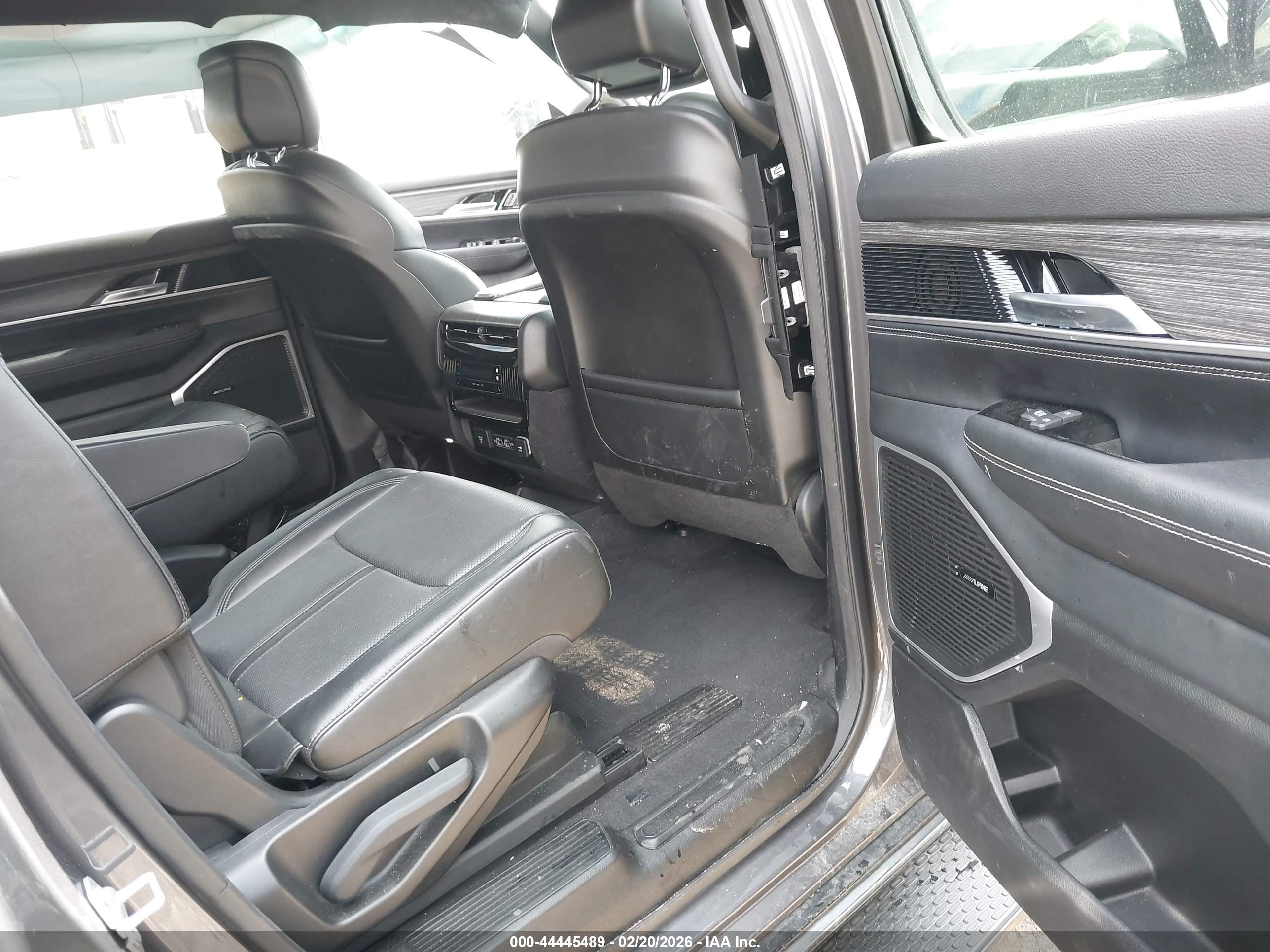 JEEP WAGONEER image 8