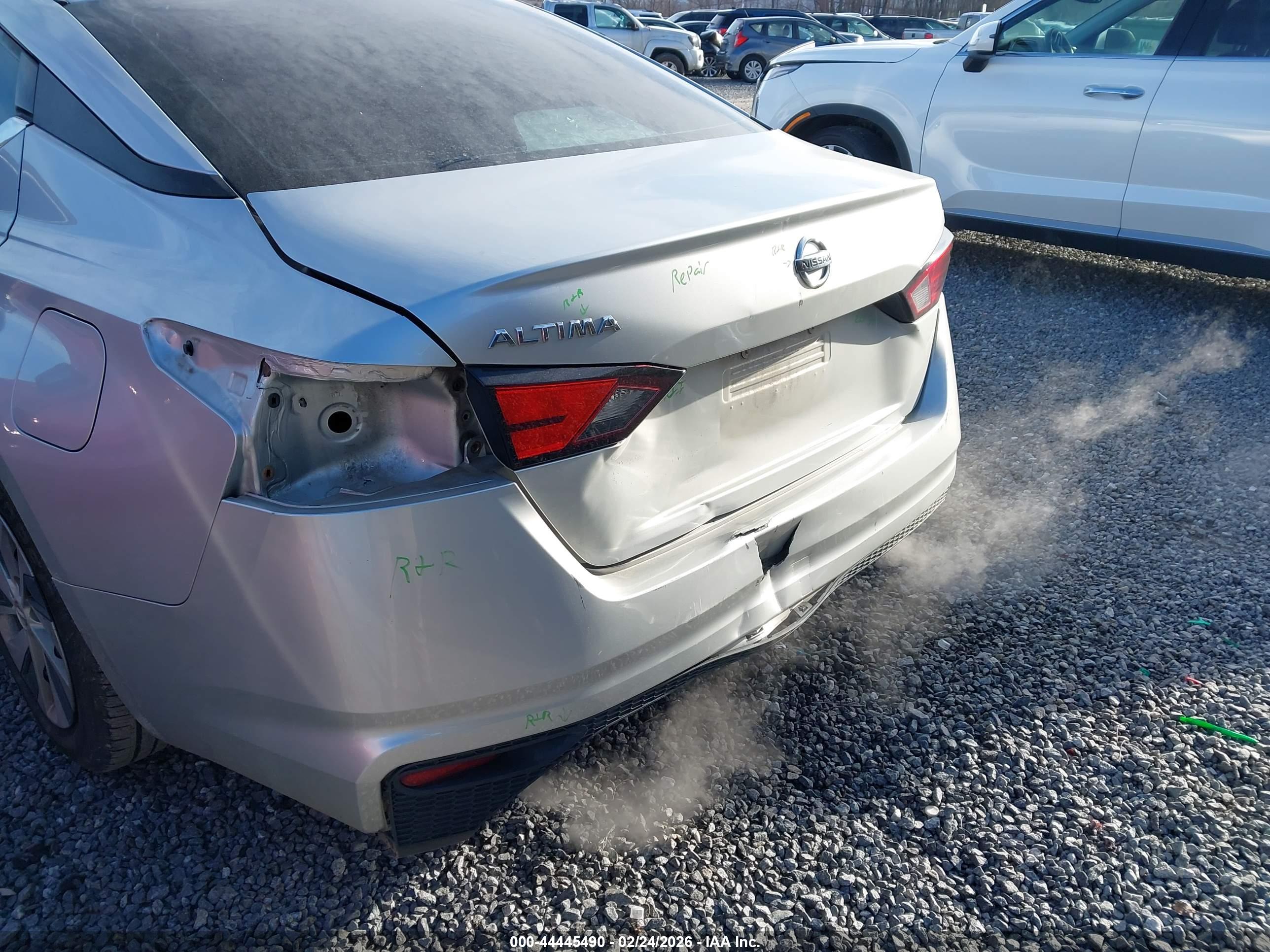 NISSAN ALTIMA image 6