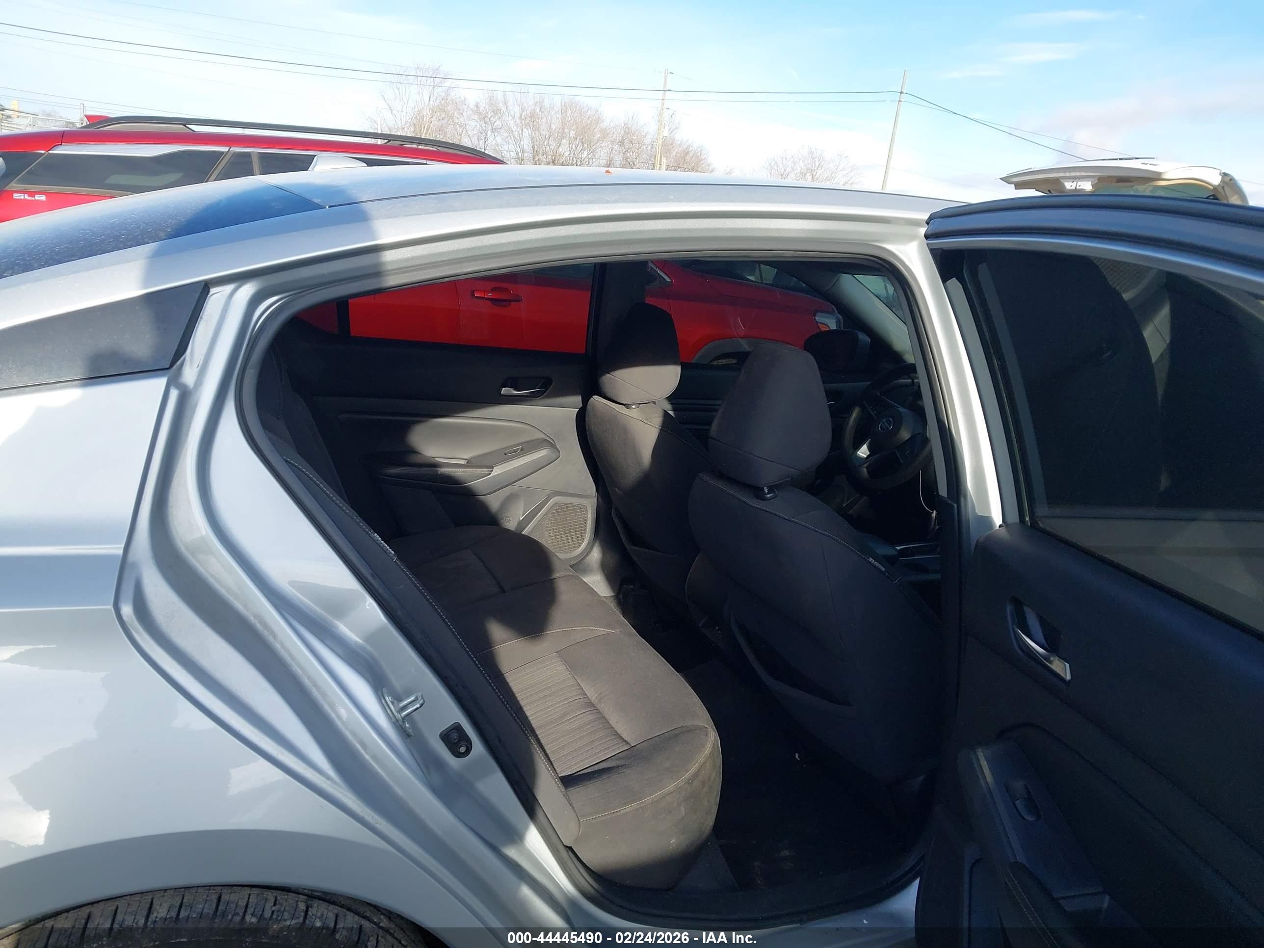 NISSAN ALTIMA image 8