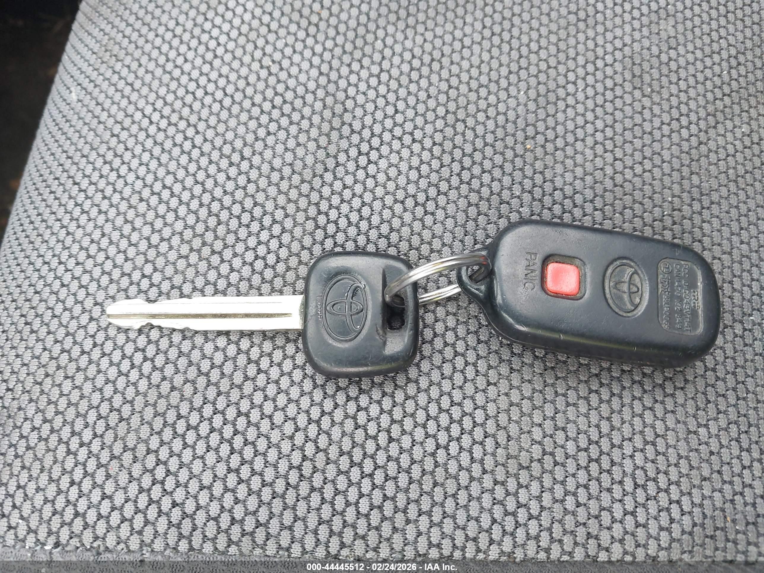 TOYOTA MATRIX image 11