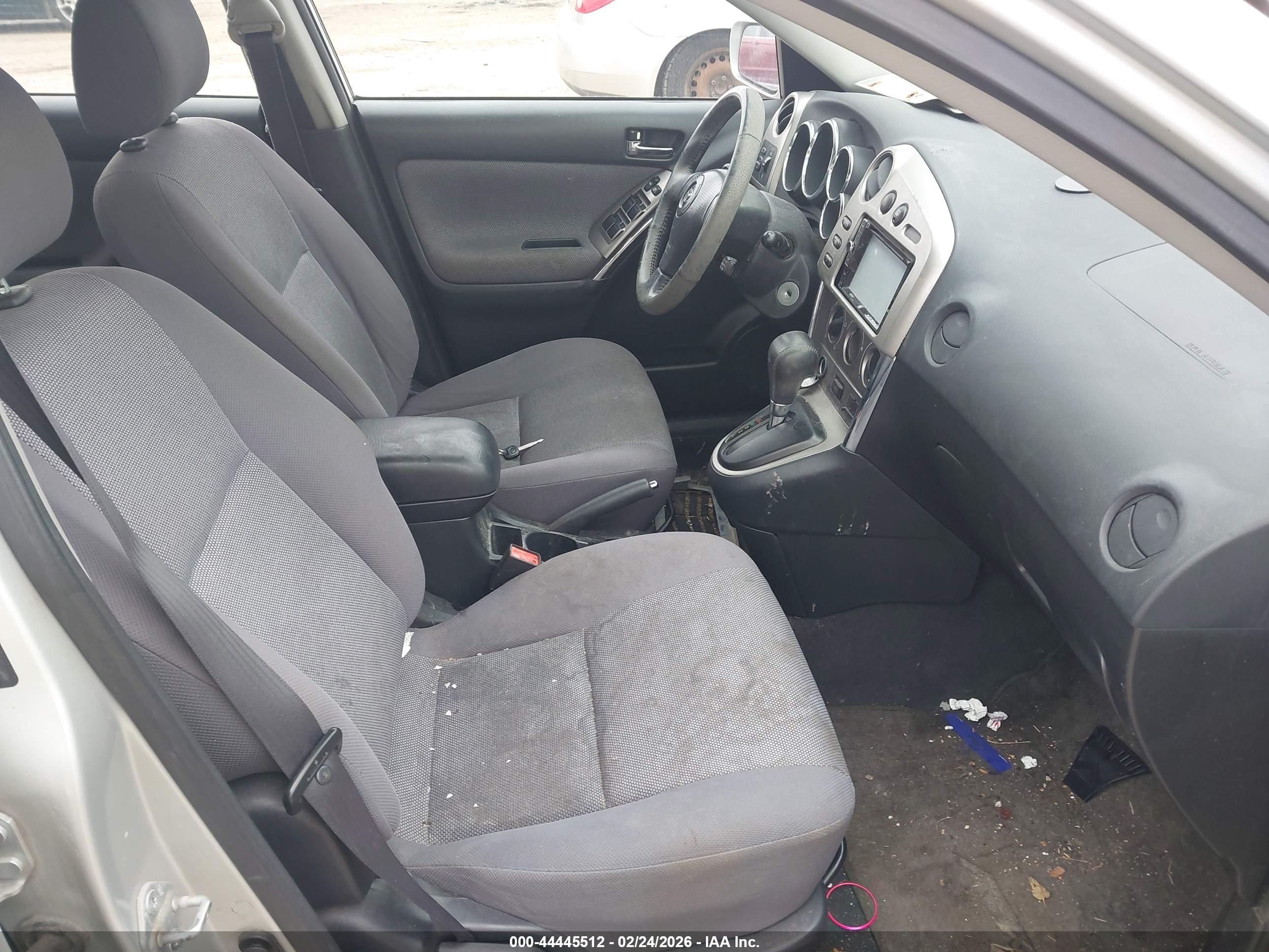 TOYOTA MATRIX image 5