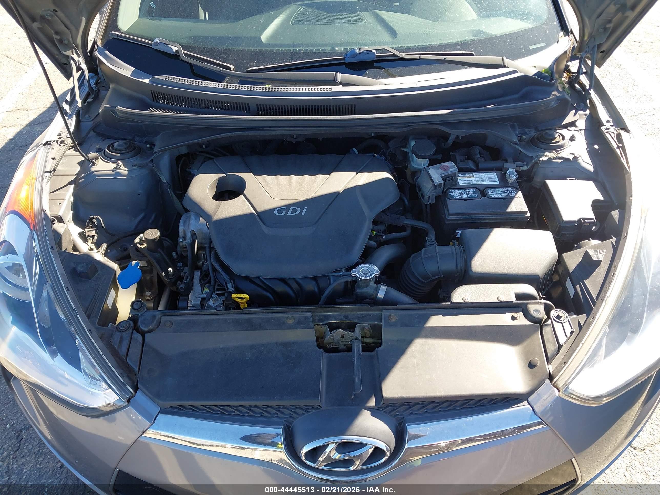 HYUNDAI VELOSTER image 10