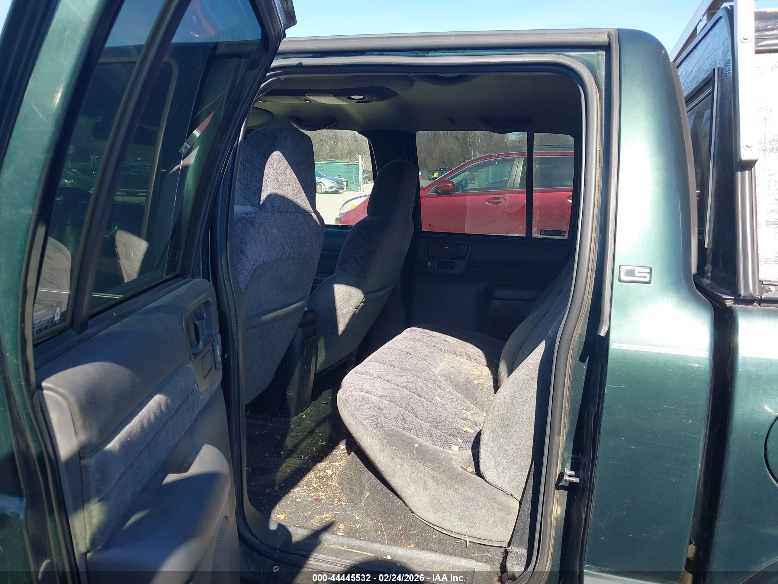 CHEVROLET S-10 image 8