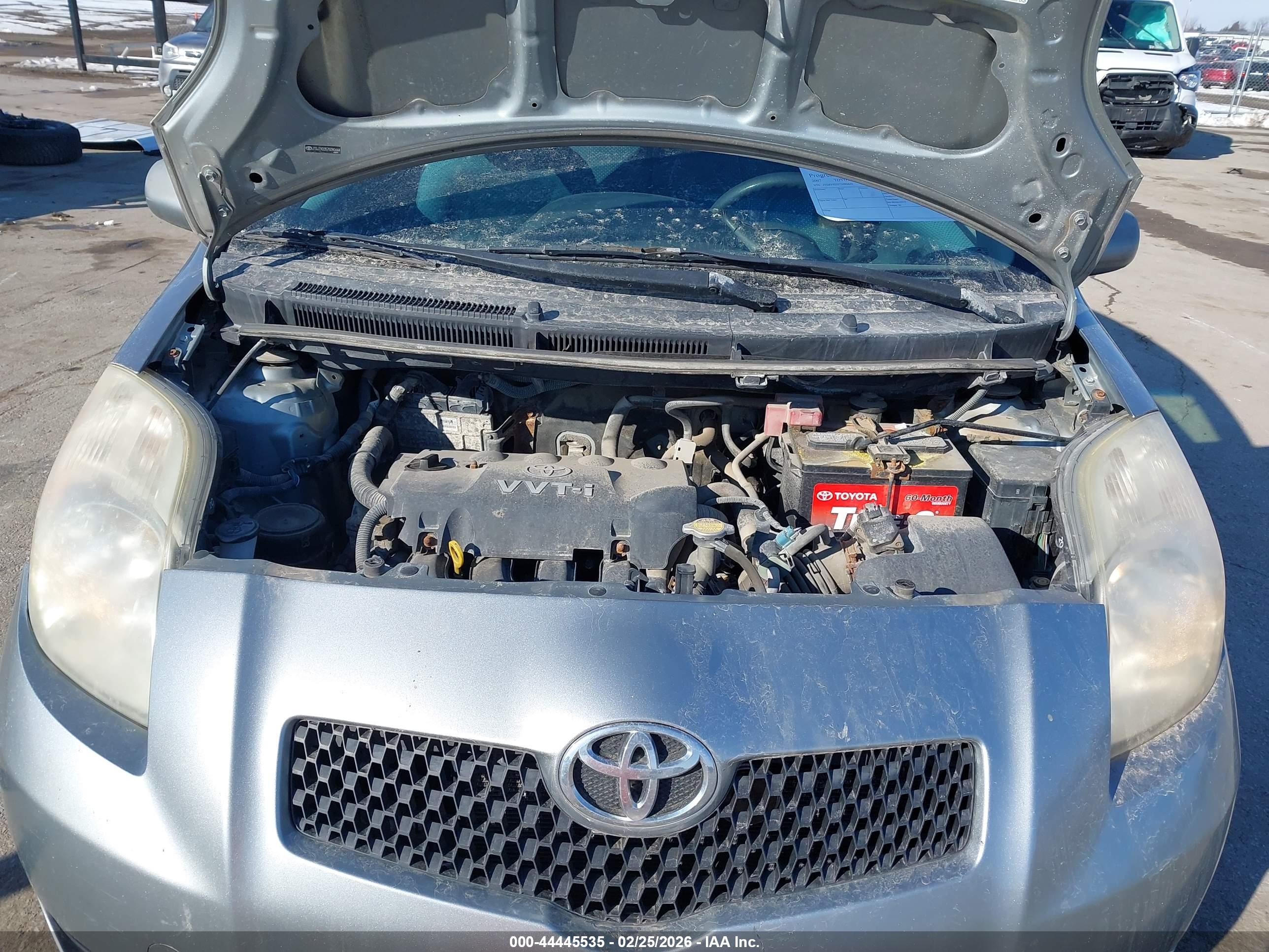 TOYOTA YARIS image 10