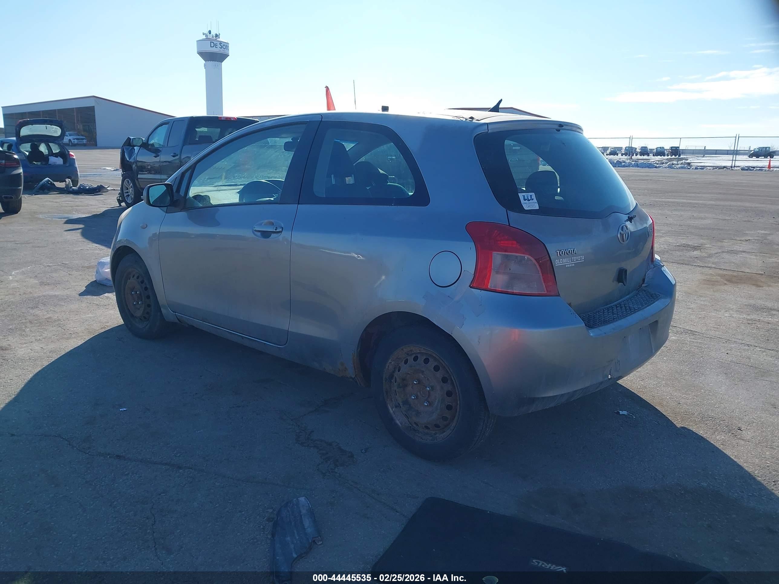 TOYOTA YARIS image 3