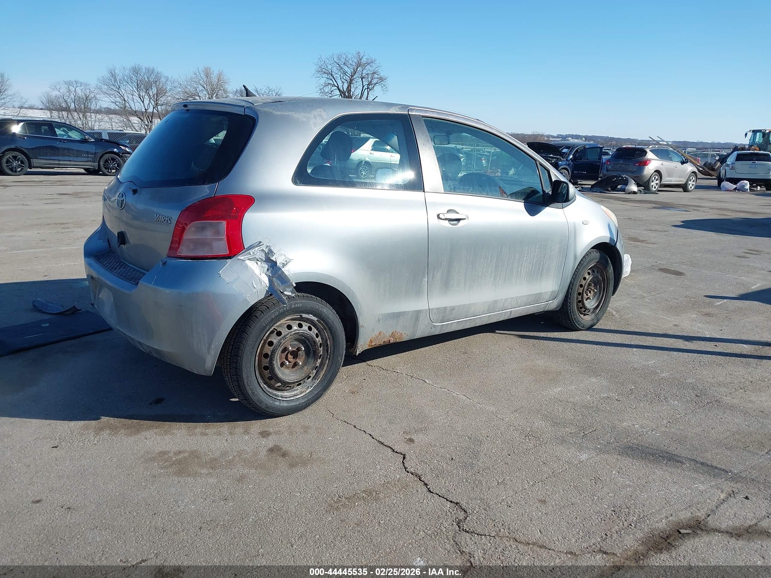 TOYOTA YARIS image 4