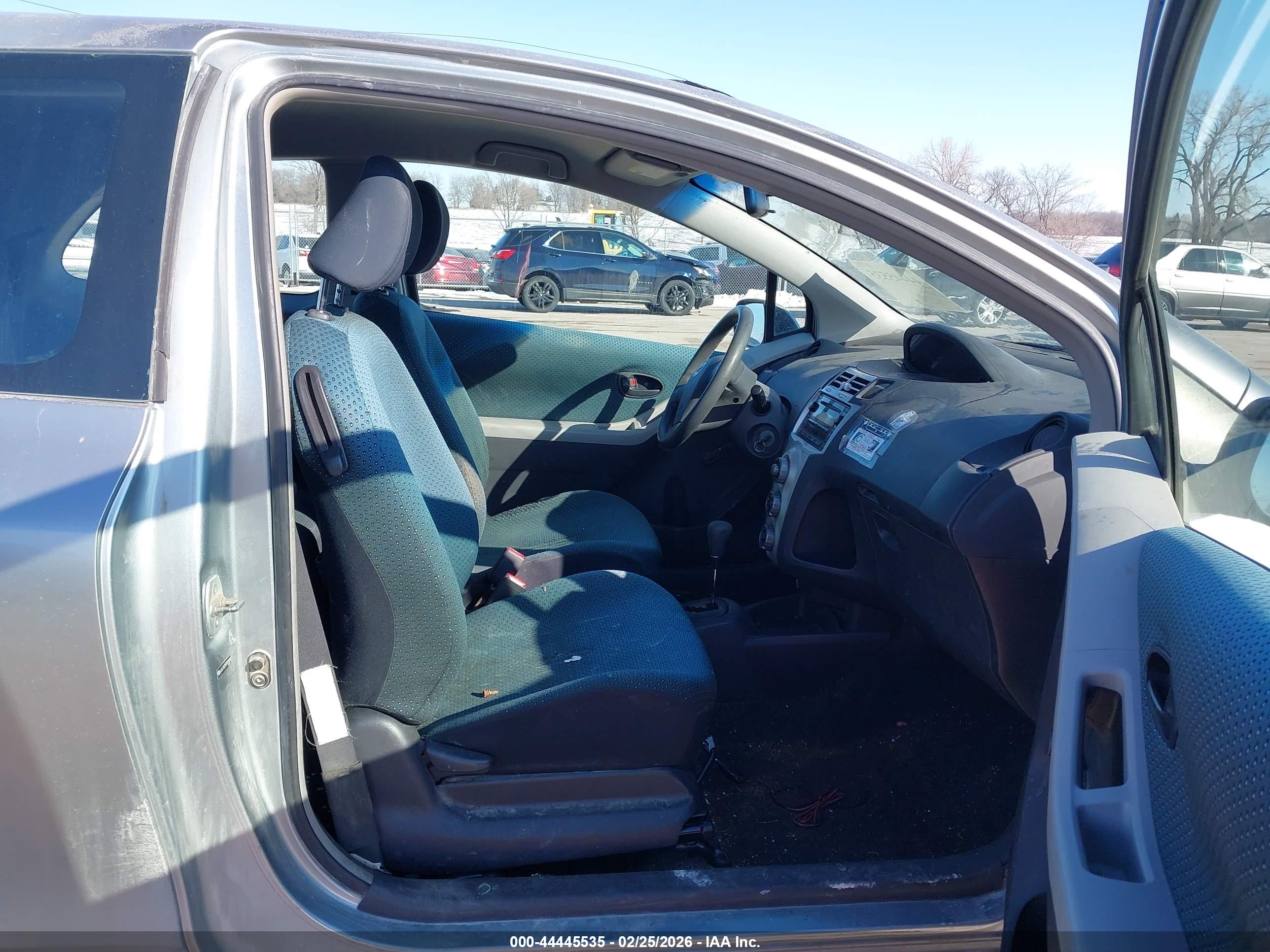 TOYOTA YARIS image 5