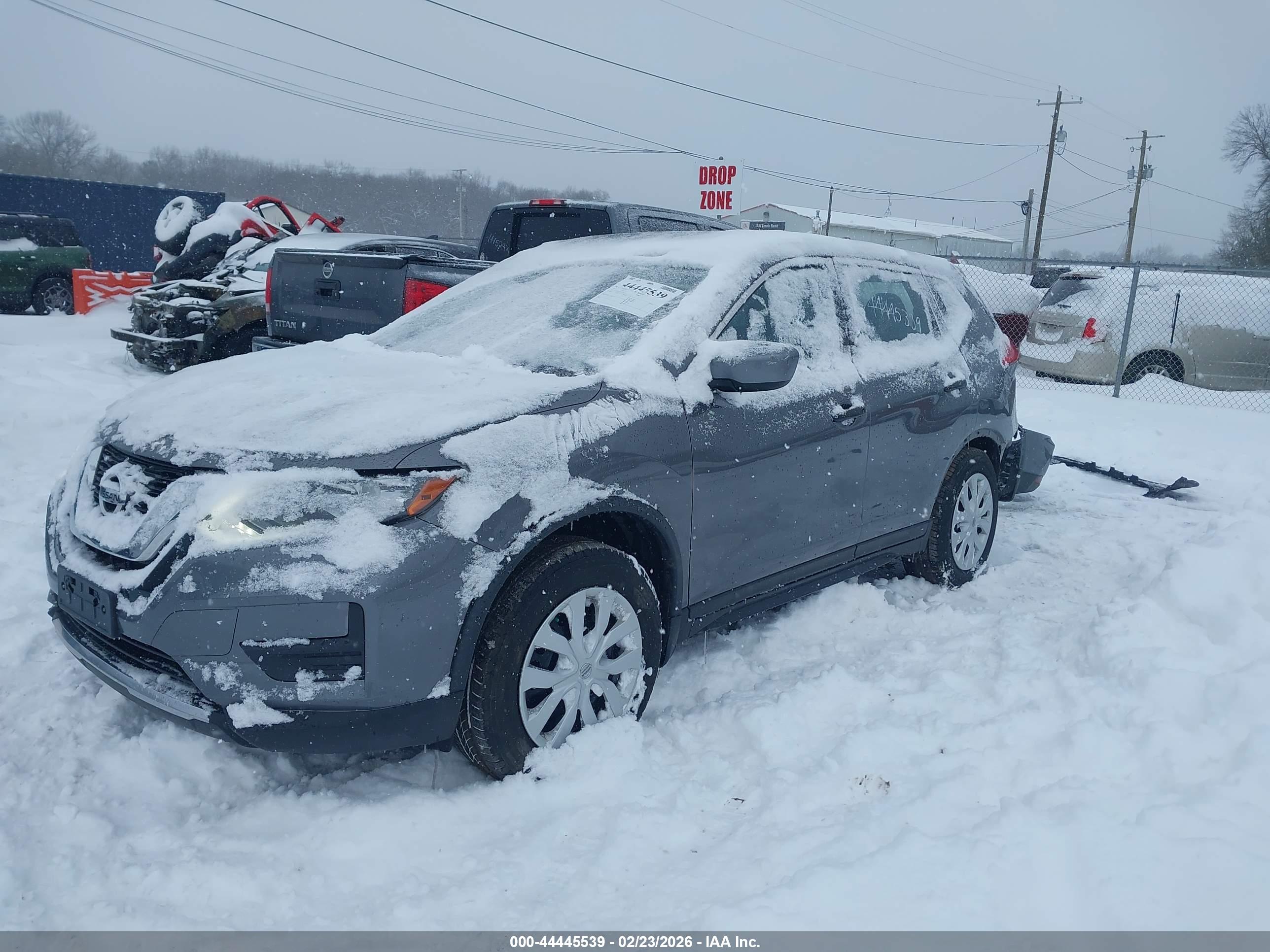 NISSAN ROGUE image 2