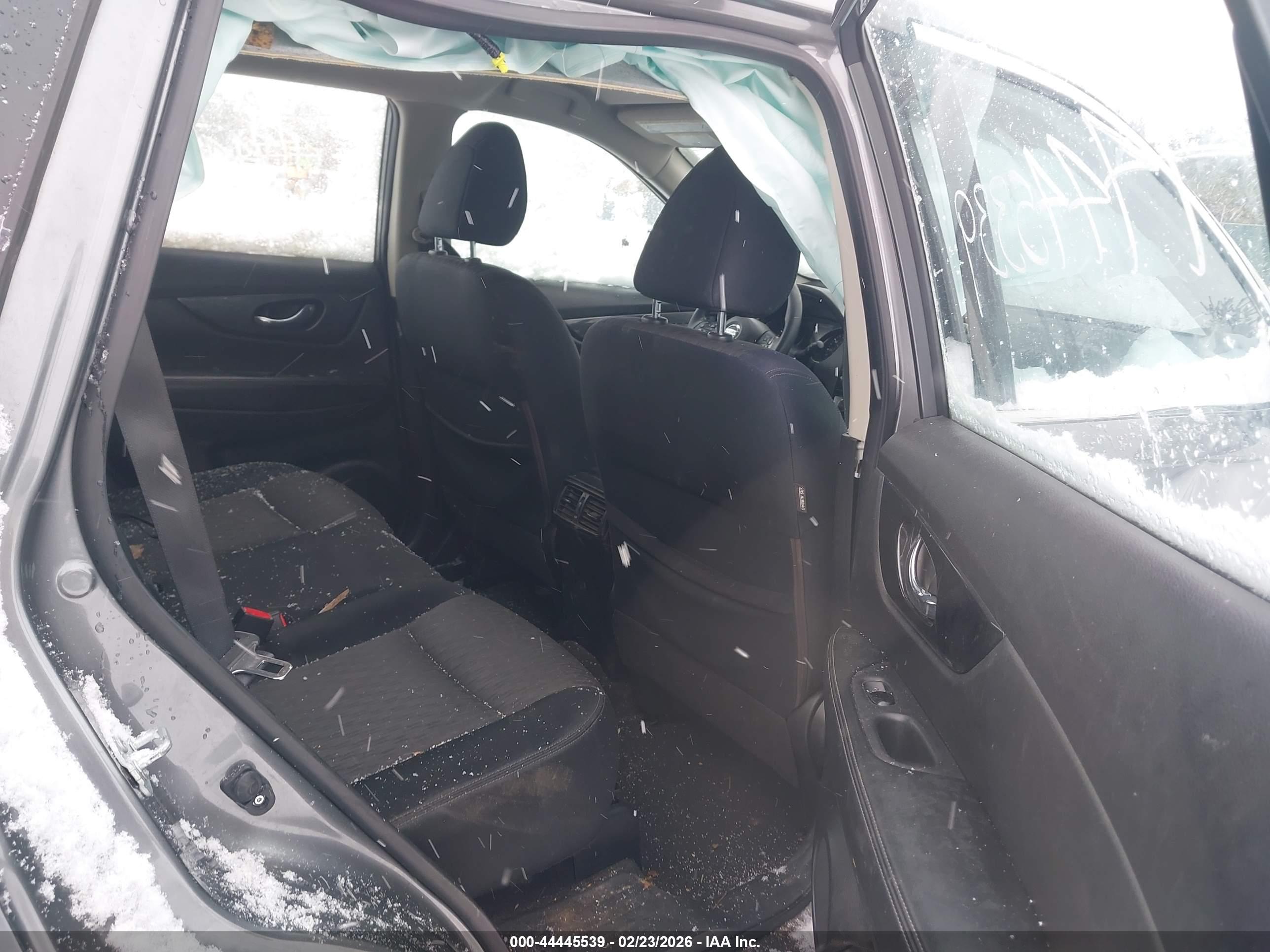 NISSAN ROGUE image 8