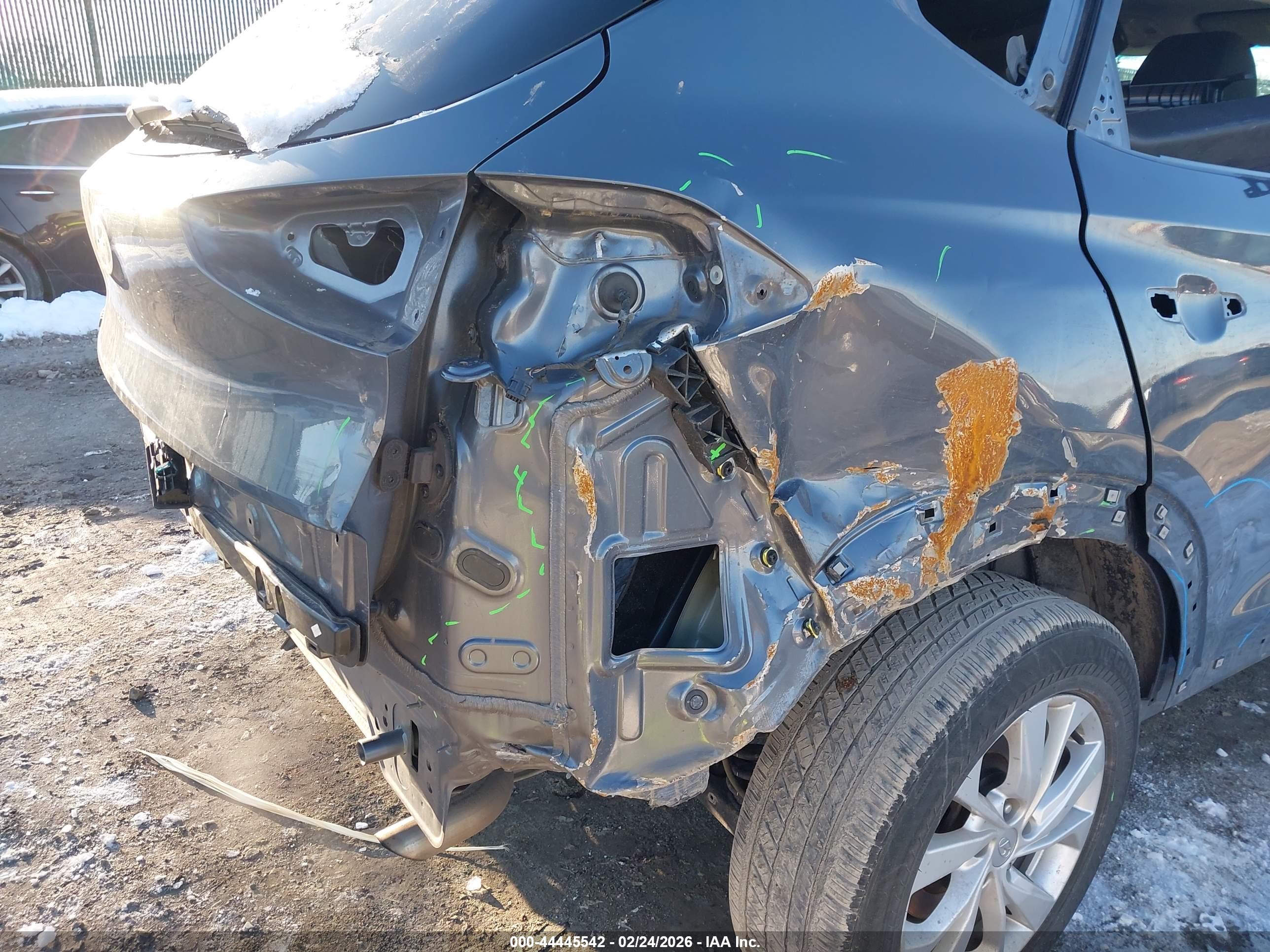 HYUNDAI TUCSON image 6