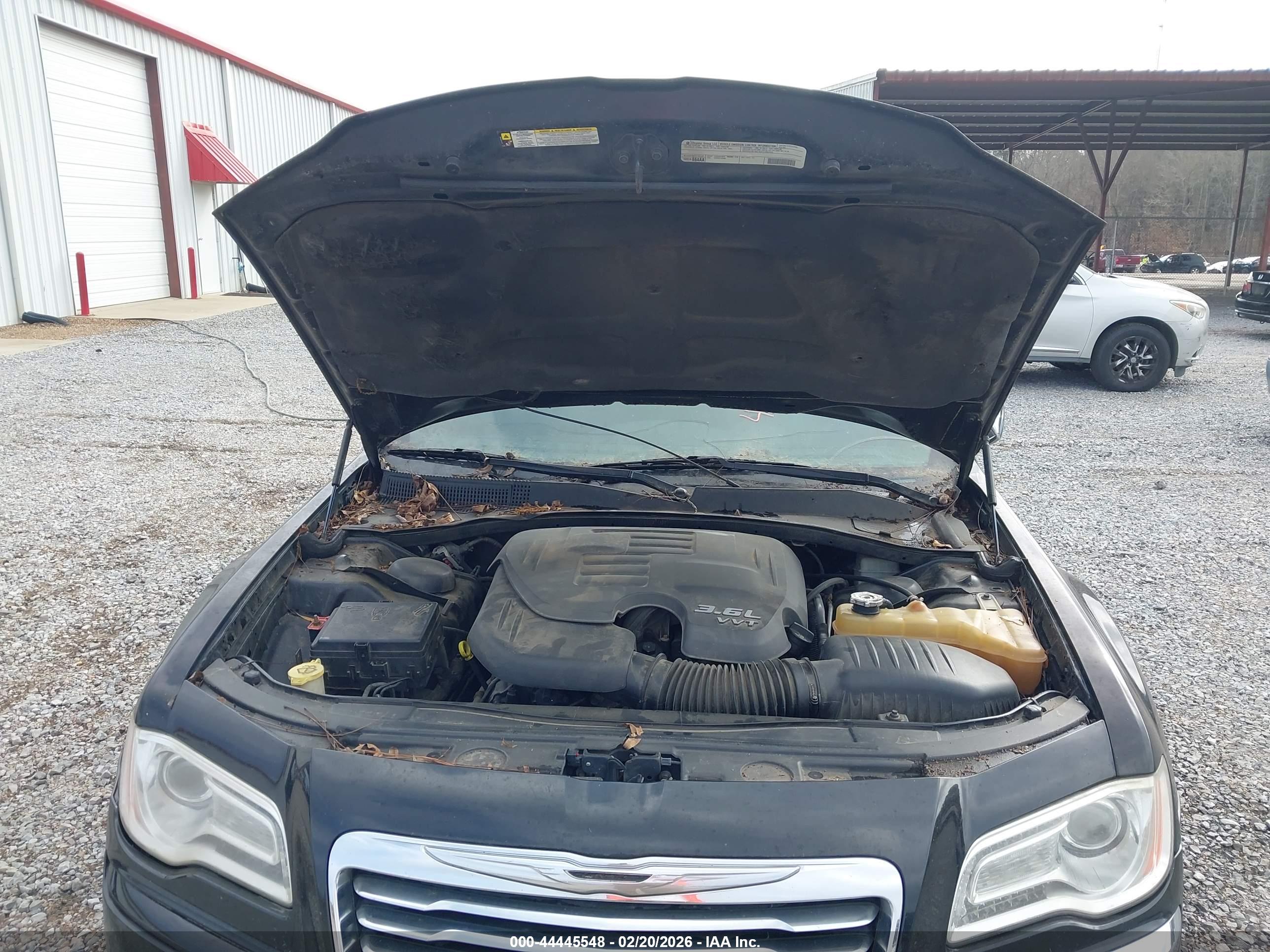 CHRYSLER 300 image 10