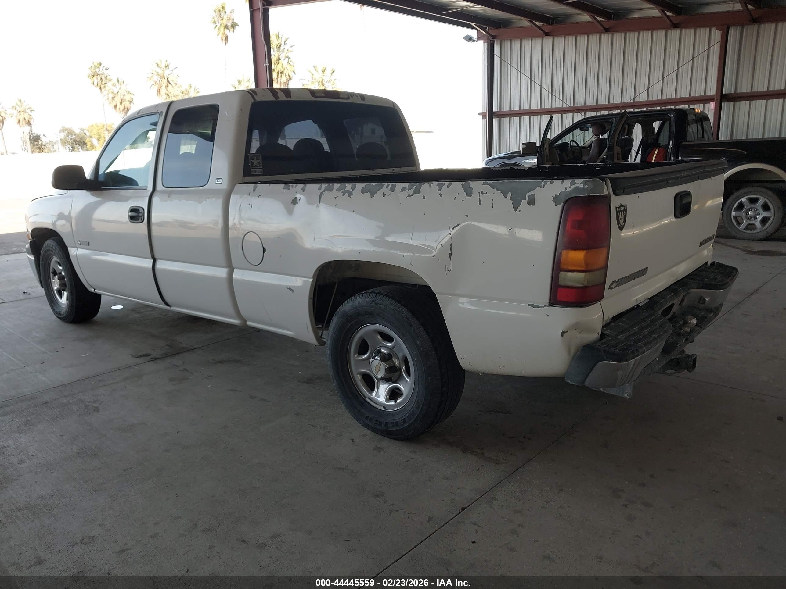 CHEVROLET SILVERADO image 3