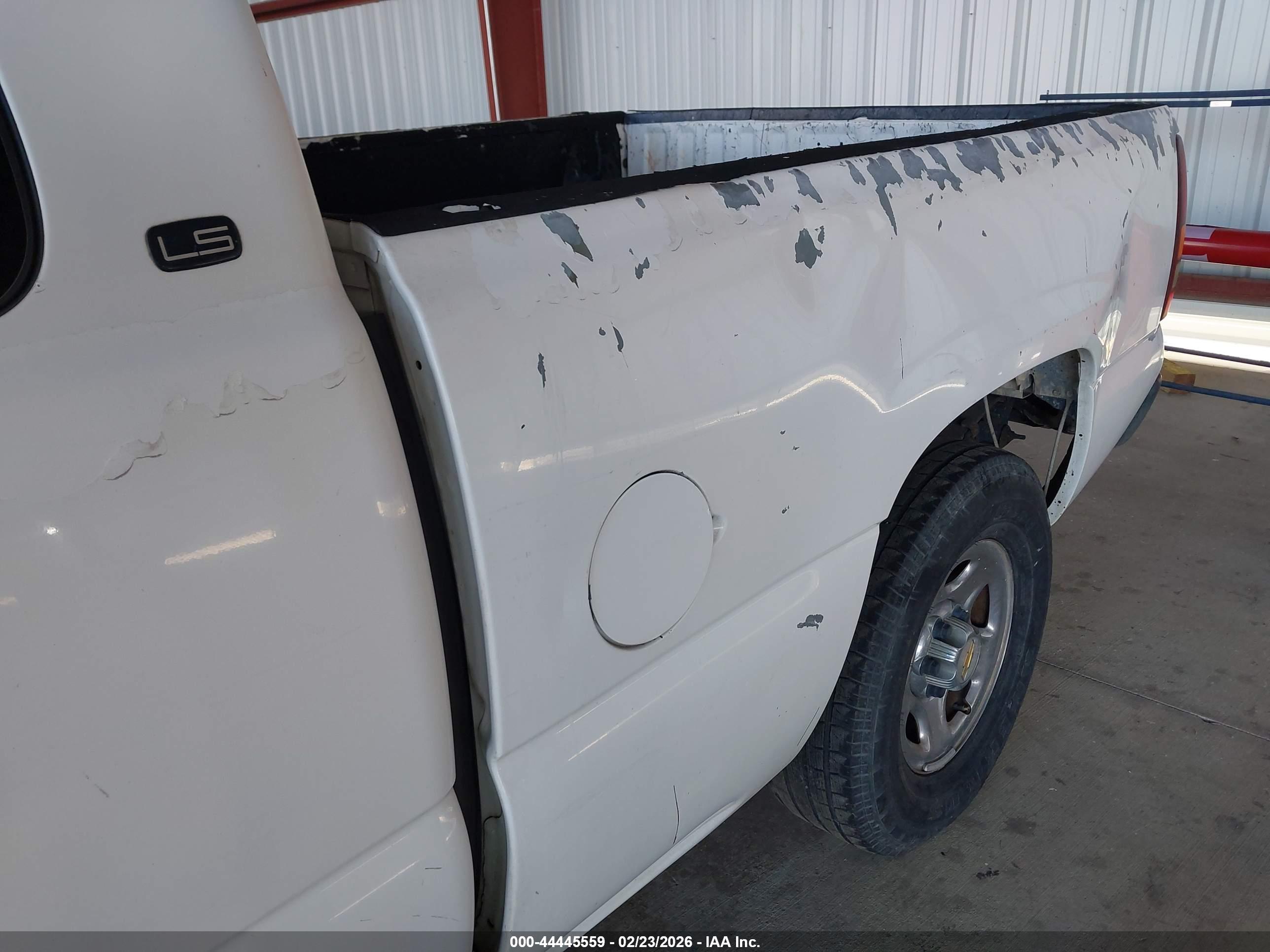 CHEVROLET SILVERADO image 6