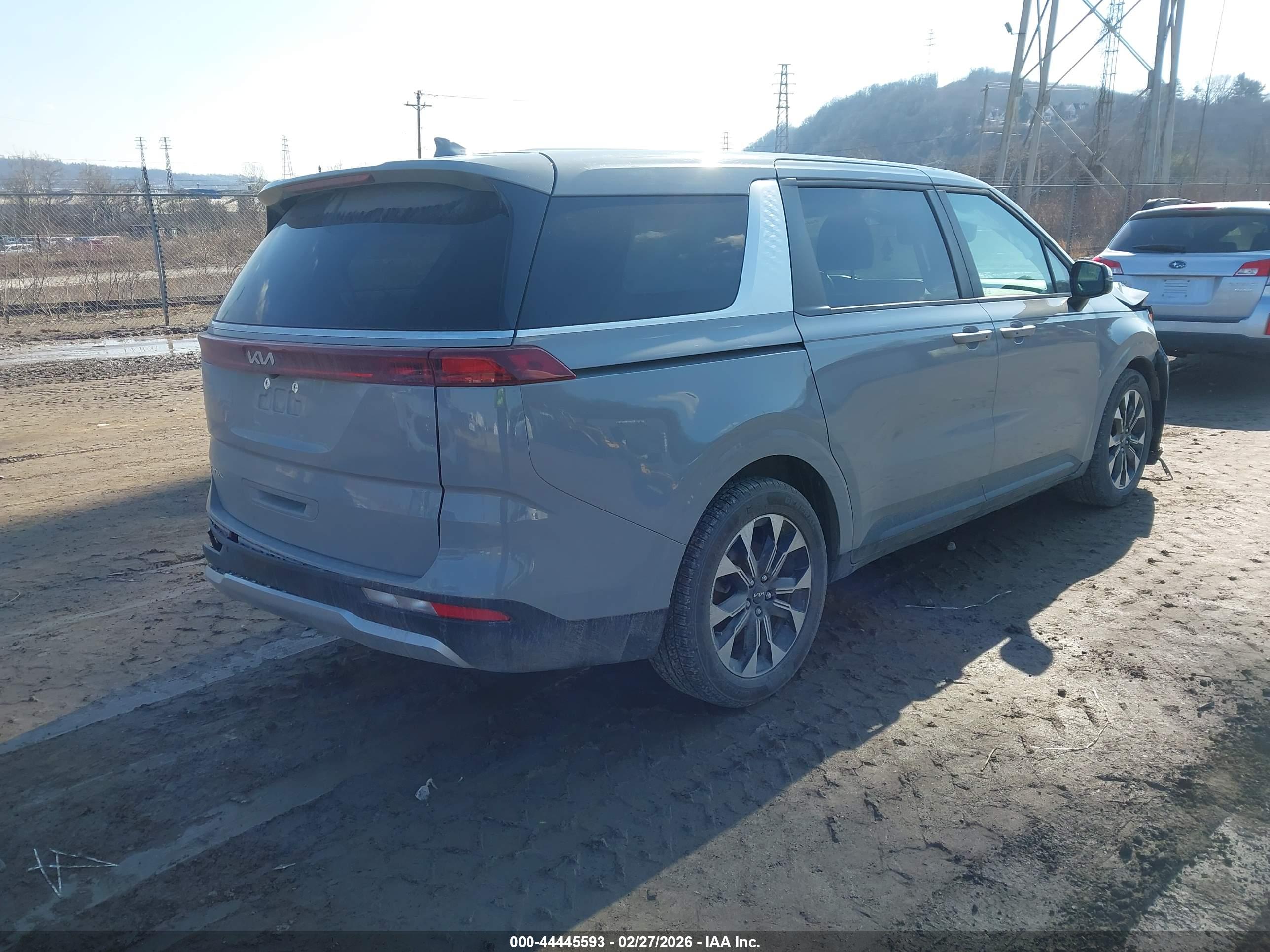 KIA CARNIVAL image 4