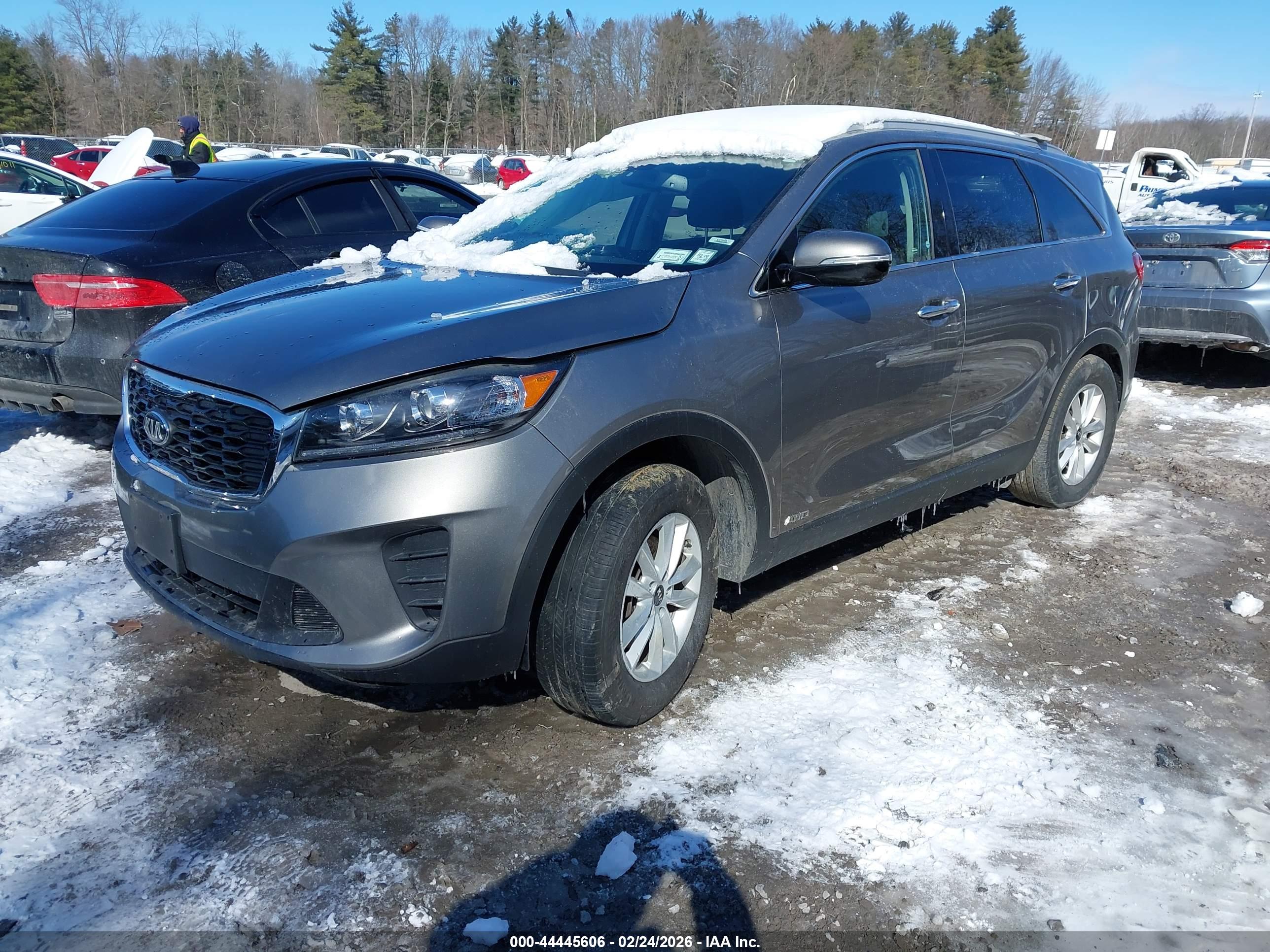 KIA SORENTO image 2