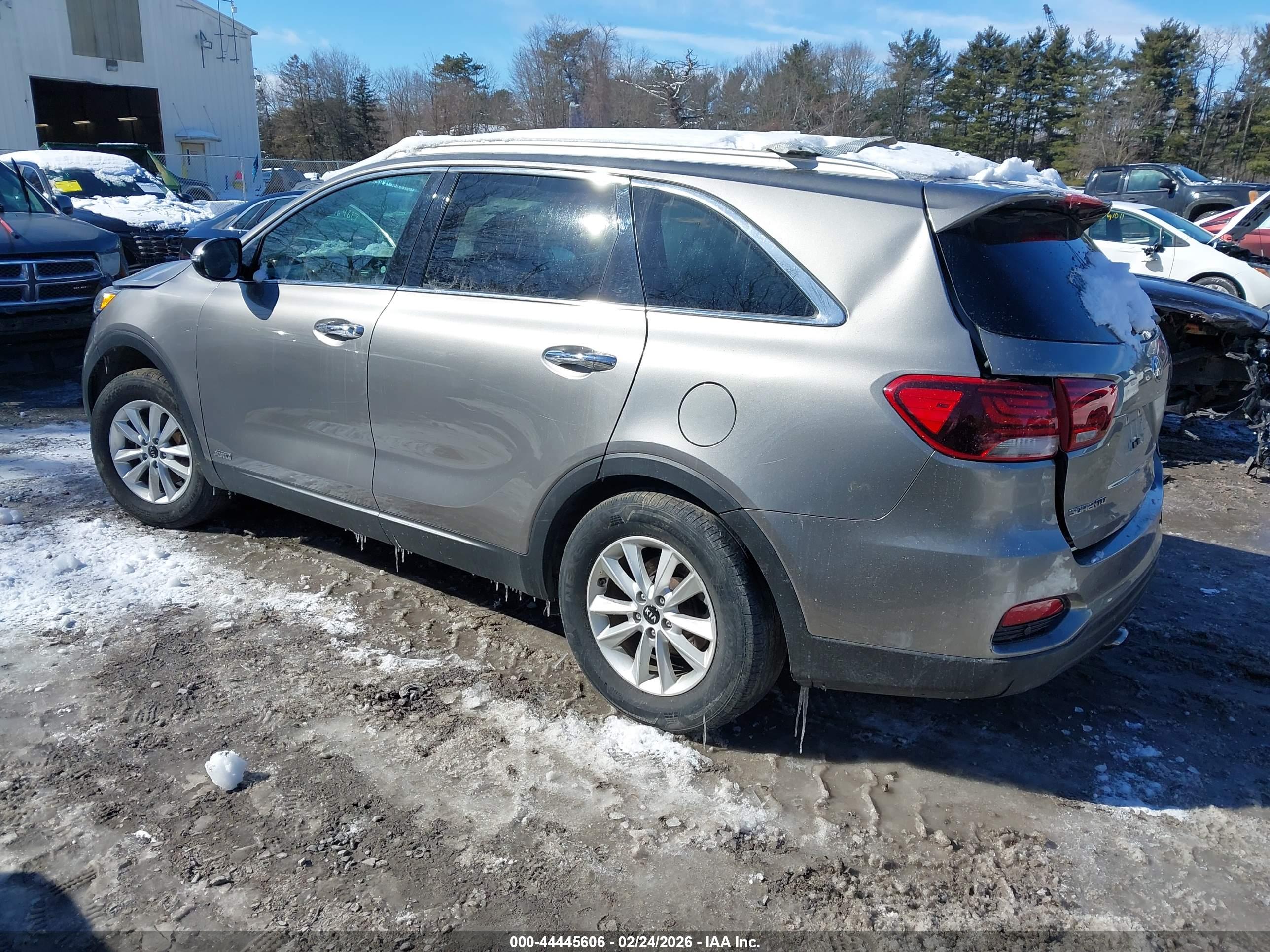 KIA SORENTO image 3