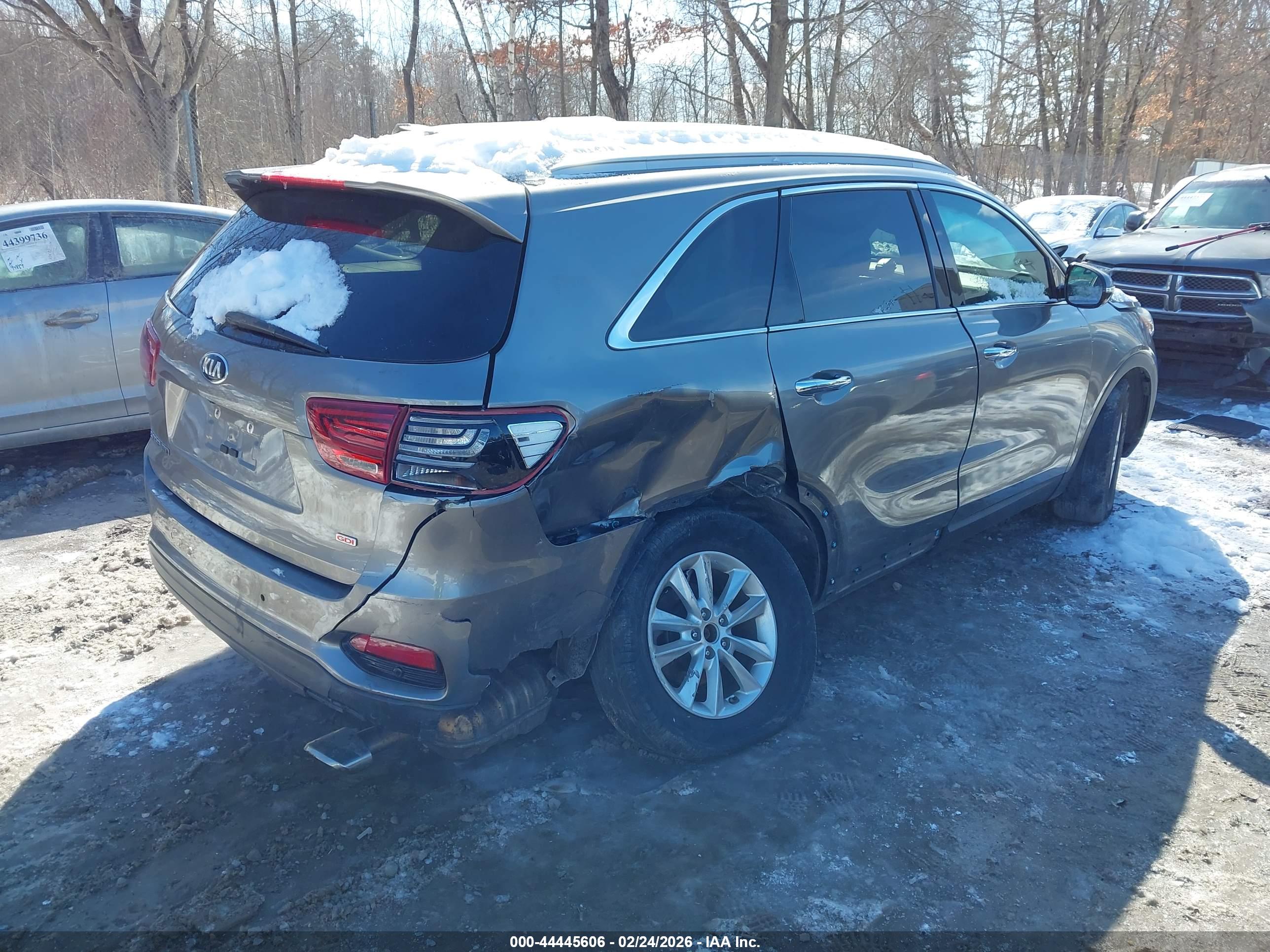 KIA SORENTO image 4