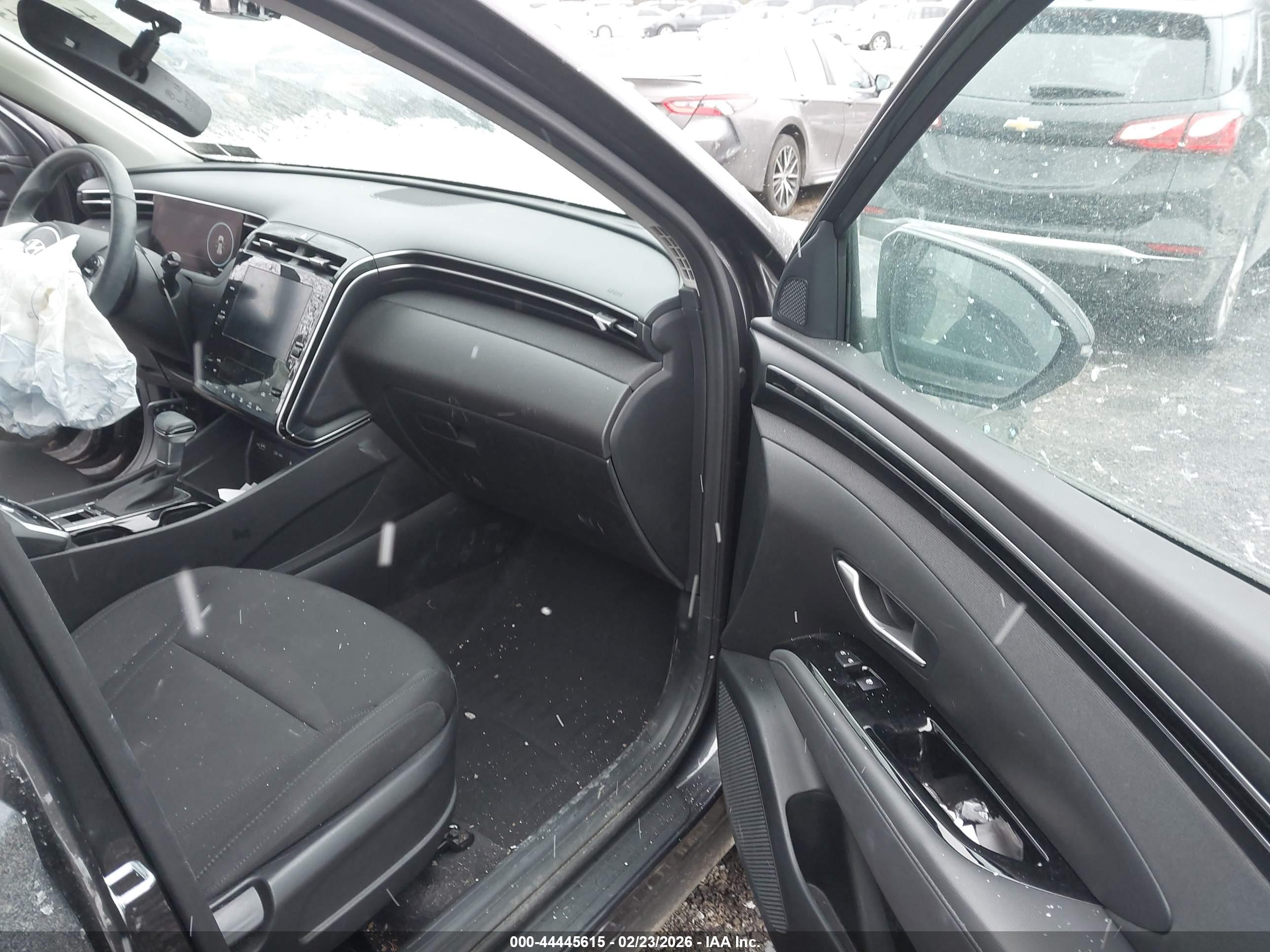 HYUNDAI TUCSON image 5