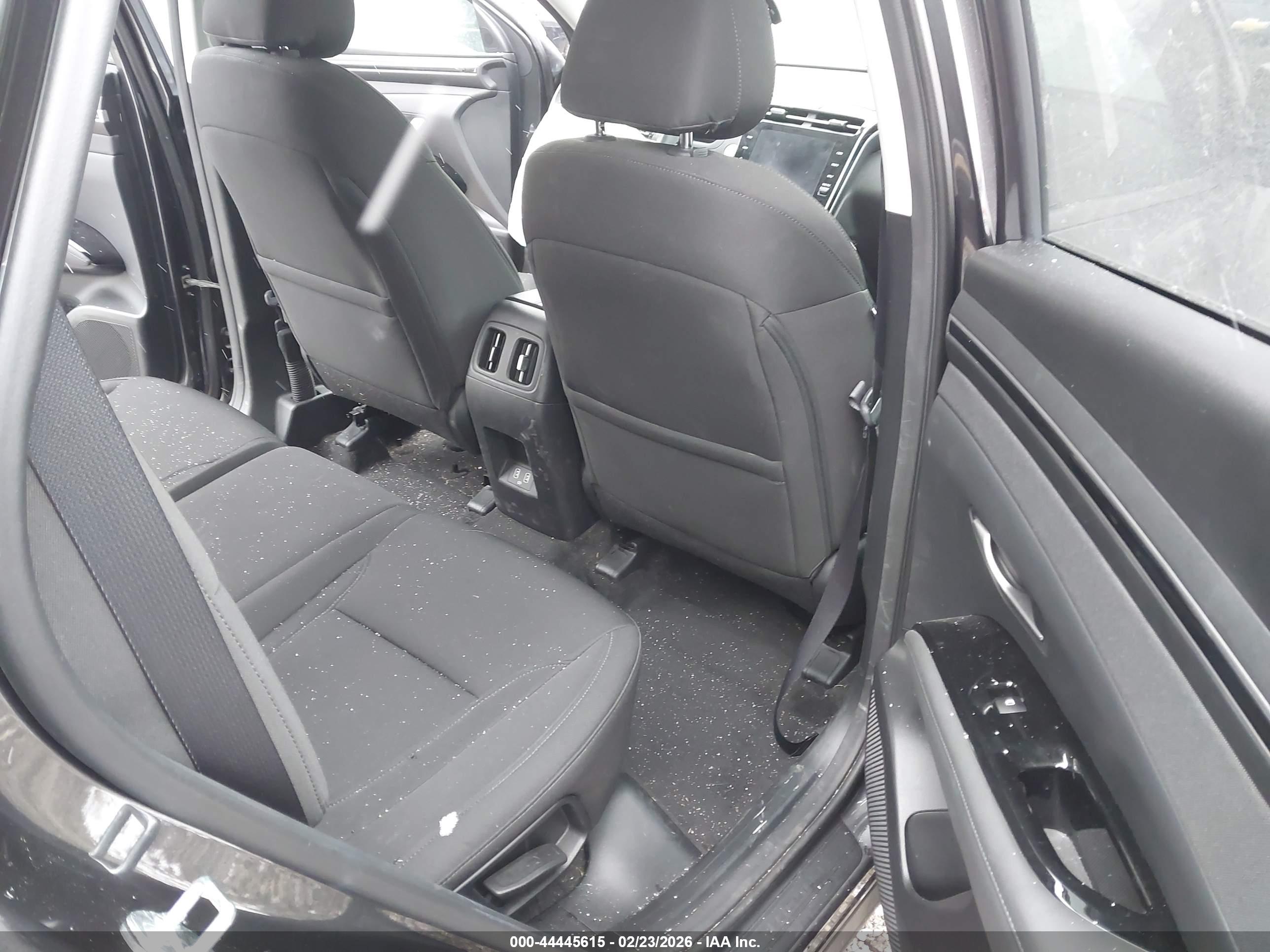 HYUNDAI TUCSON image 8