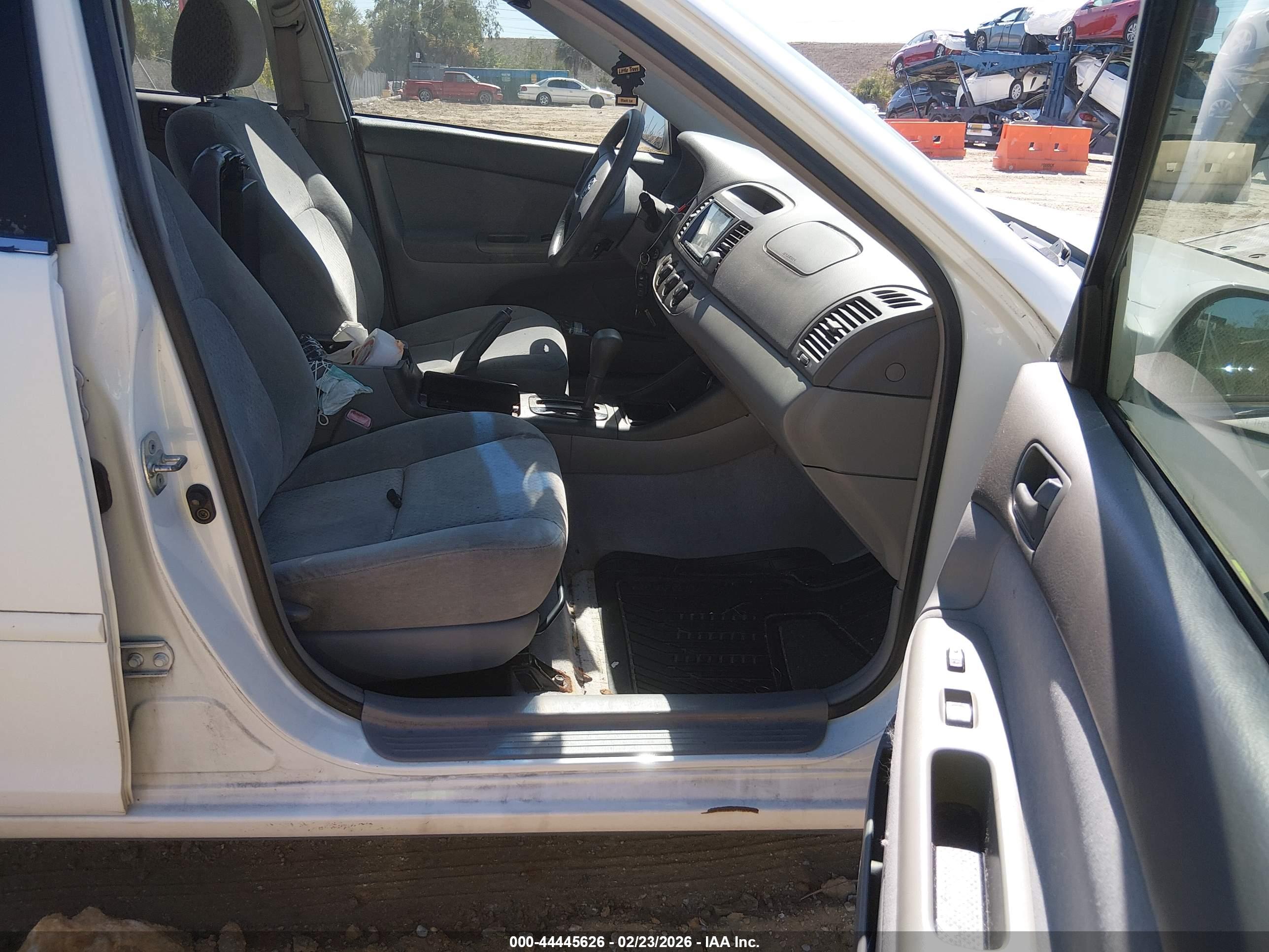 TOYOTA CAMRY image 5