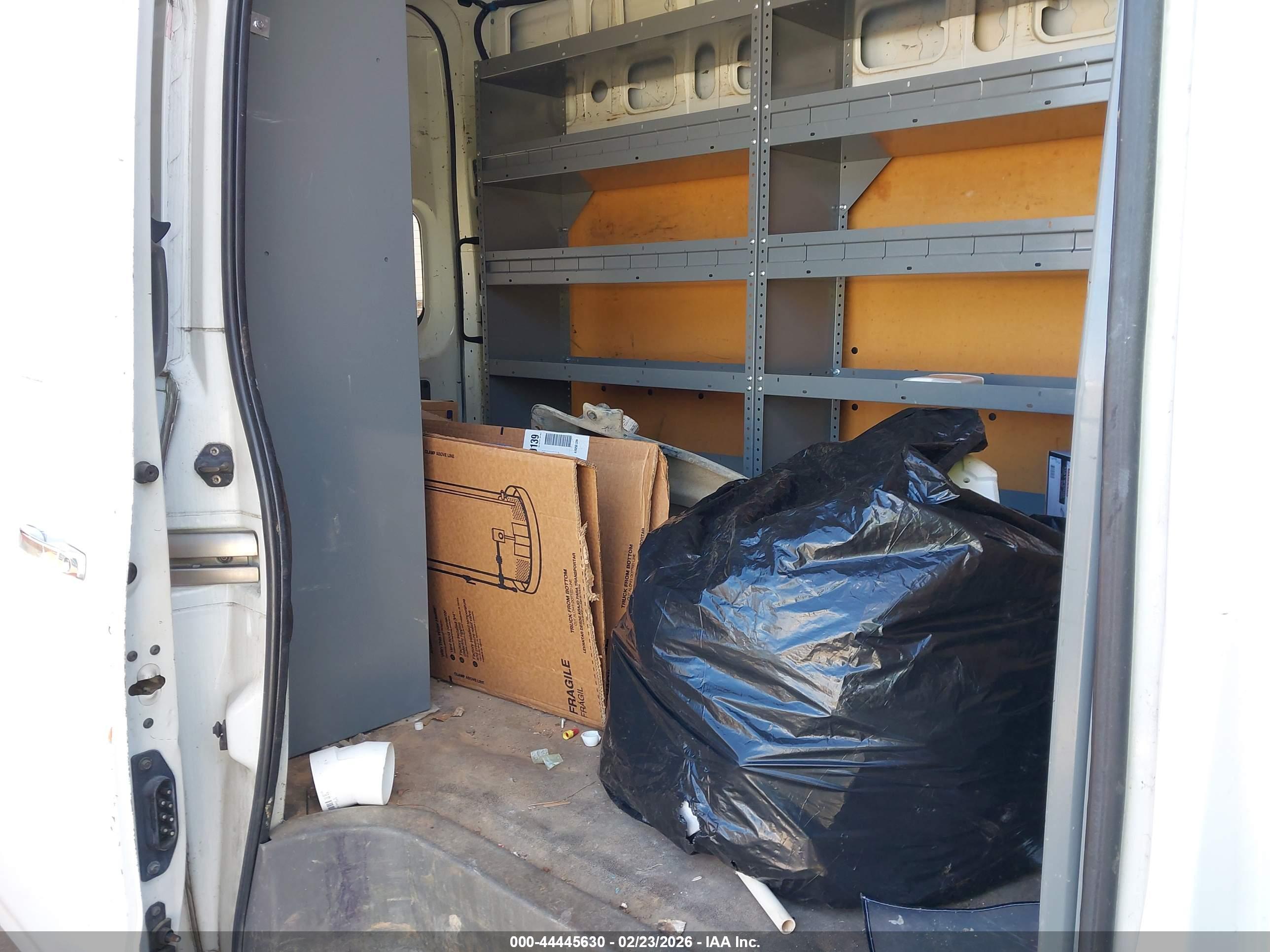 NISSAN NV image 8