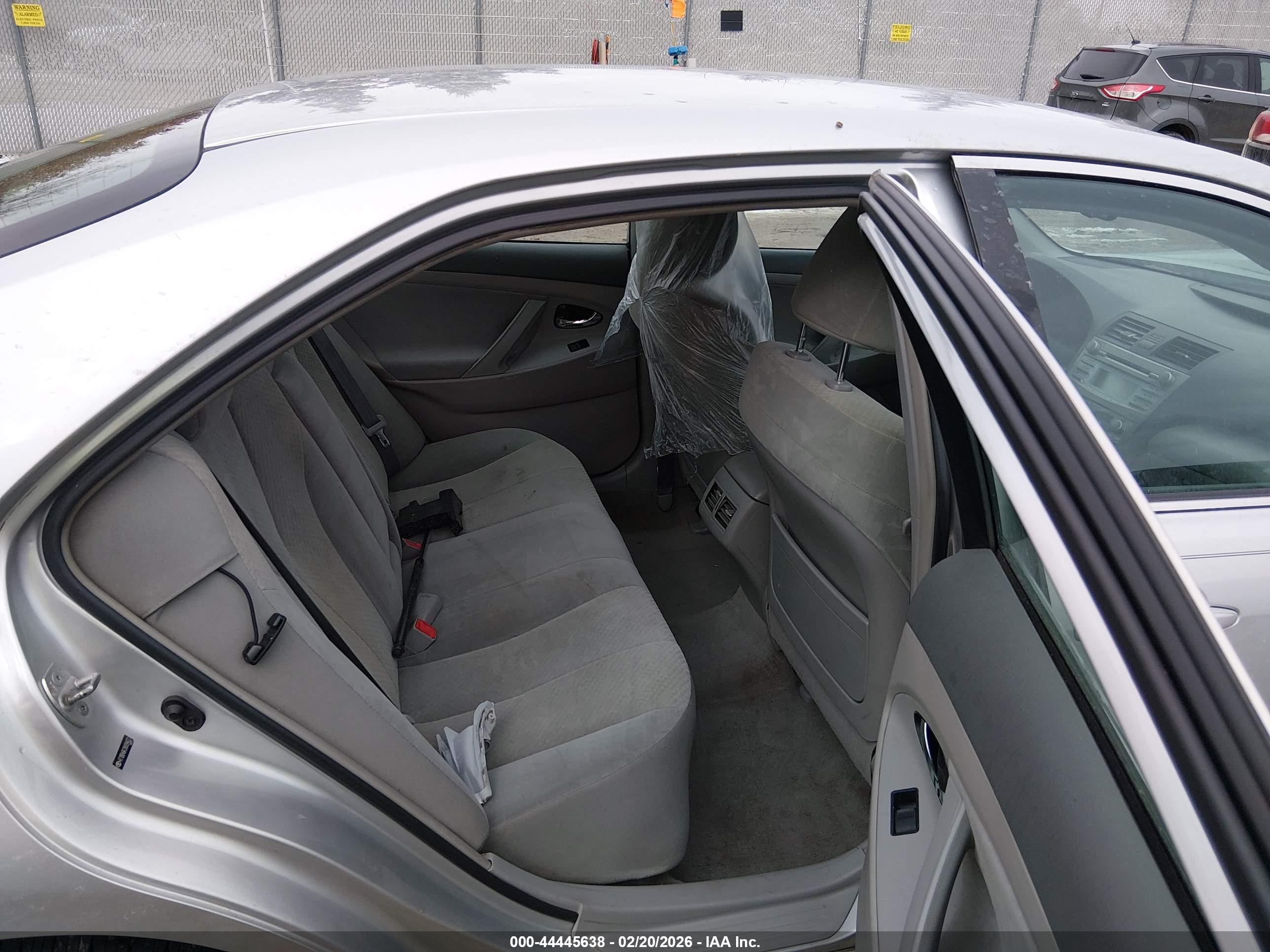 TOYOTA CAMRY image 8