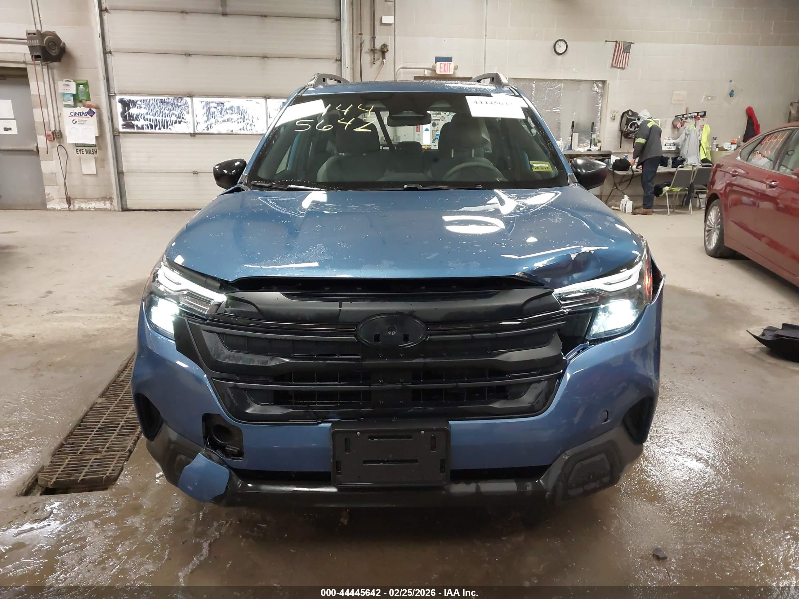 SUBARU FORESTER image 6