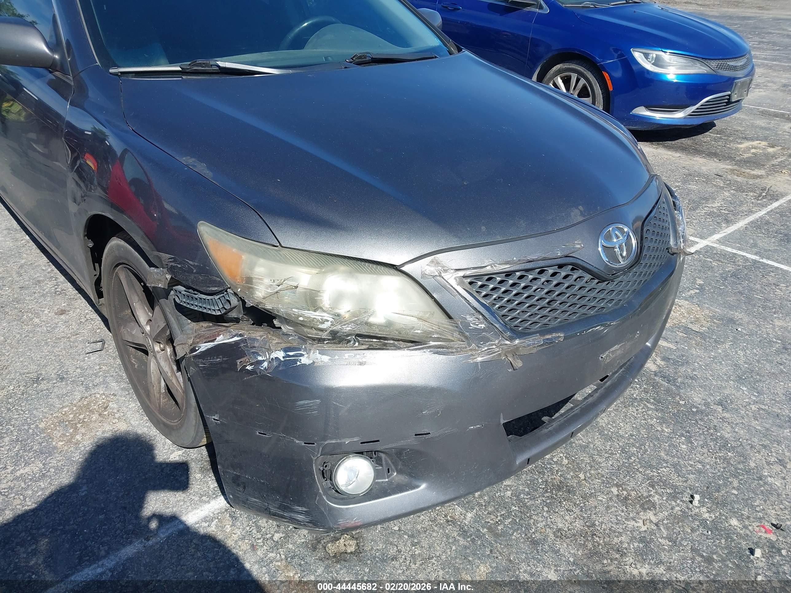 TOYOTA CAMRY image 6