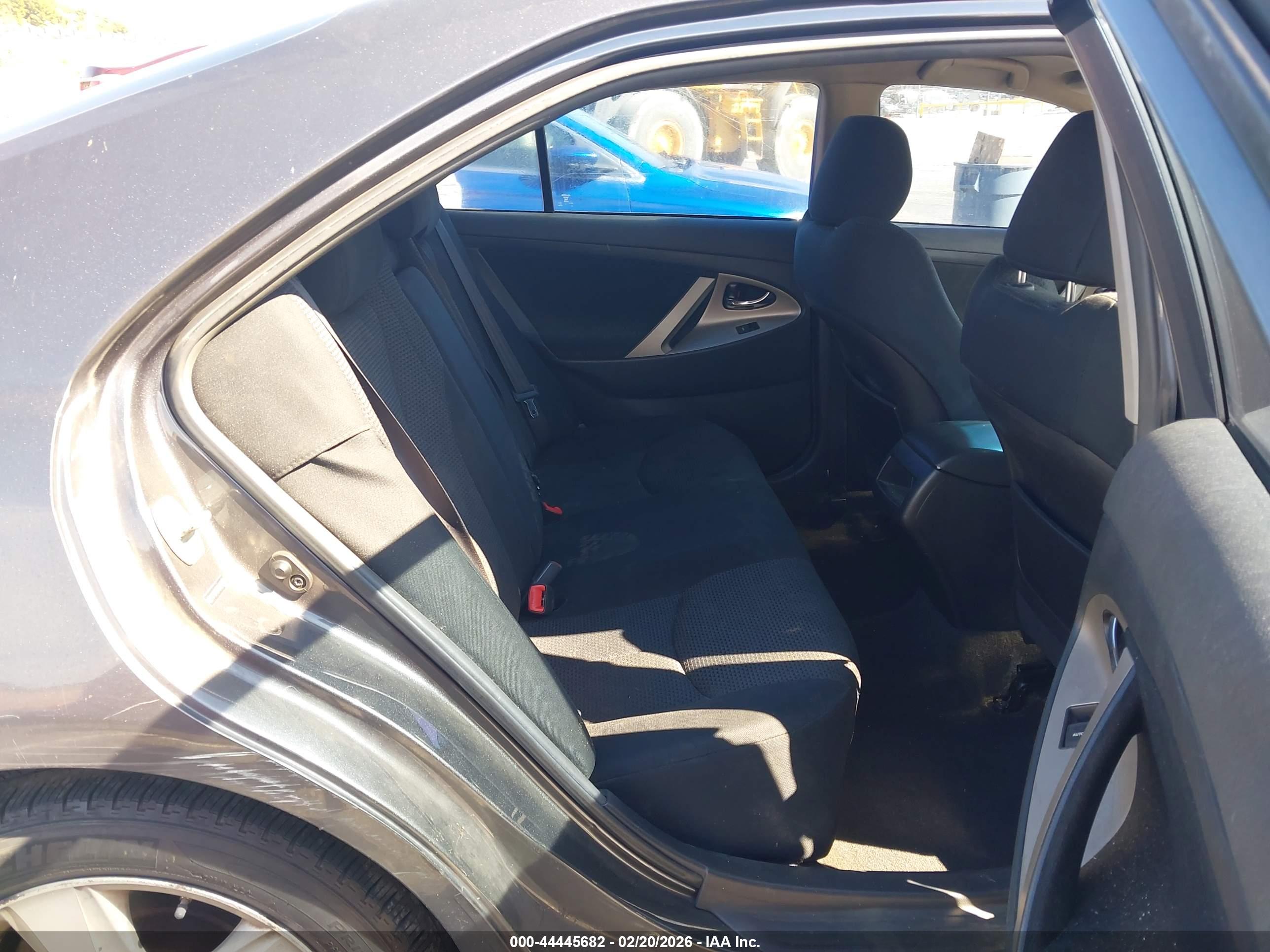 TOYOTA CAMRY image 8