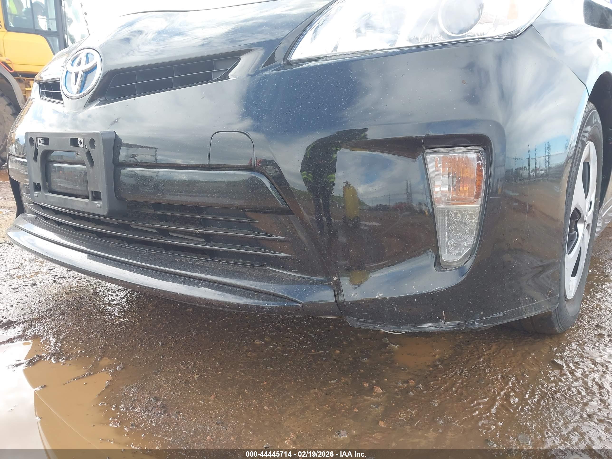 TOYOTA PRIUS image 6