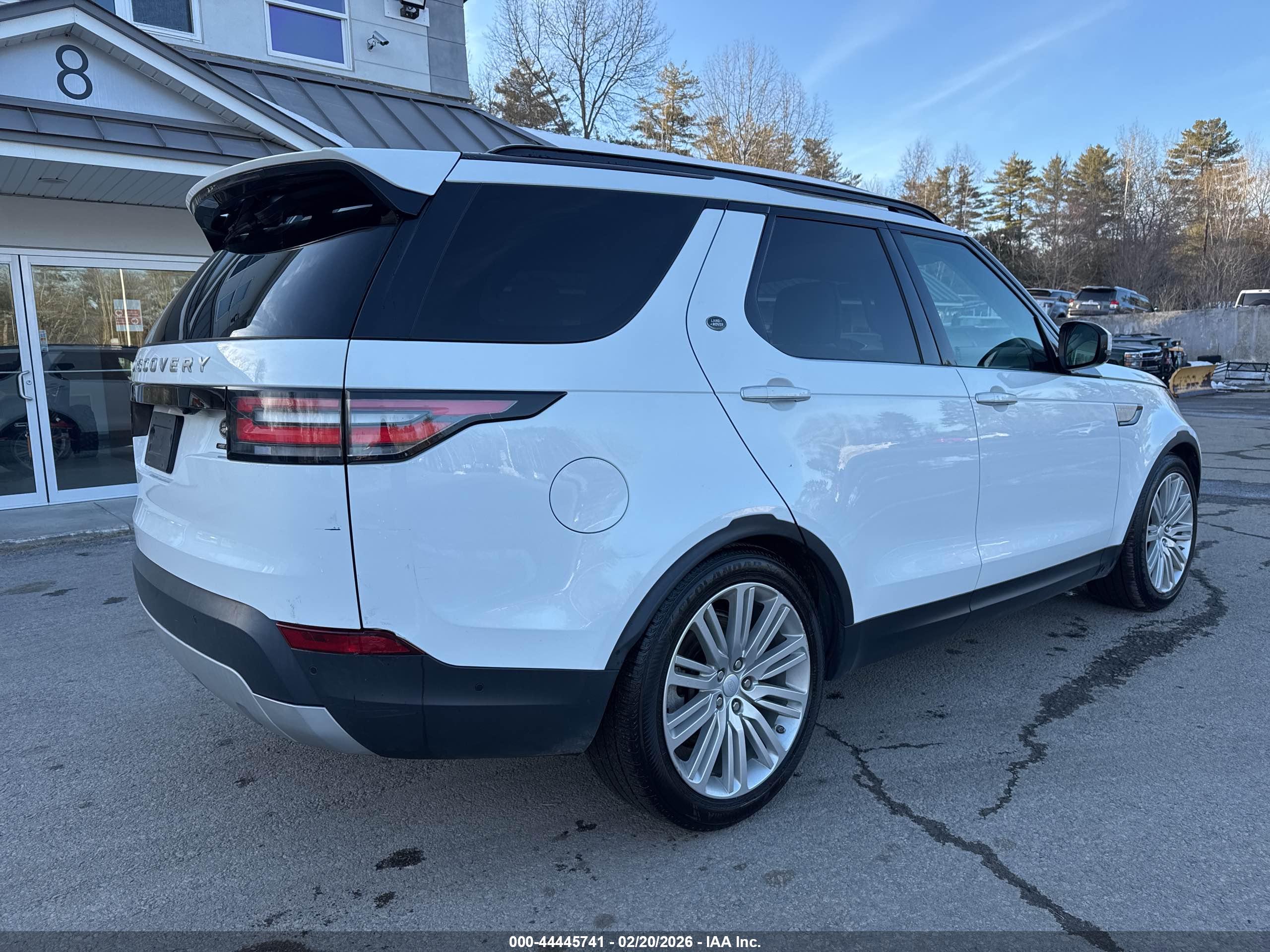 LAND ROVER image 4