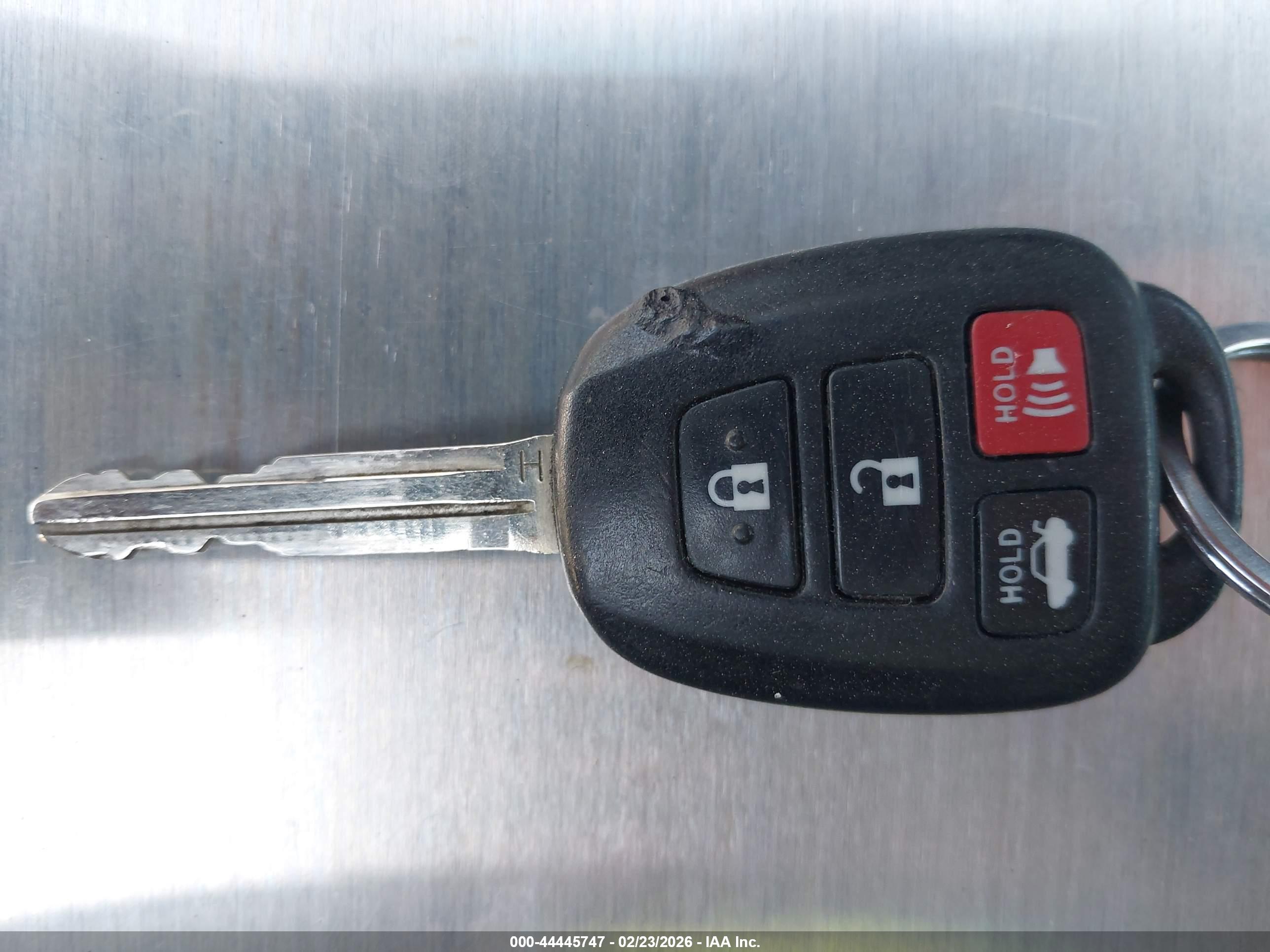 TOYOTA CAMRY image 11