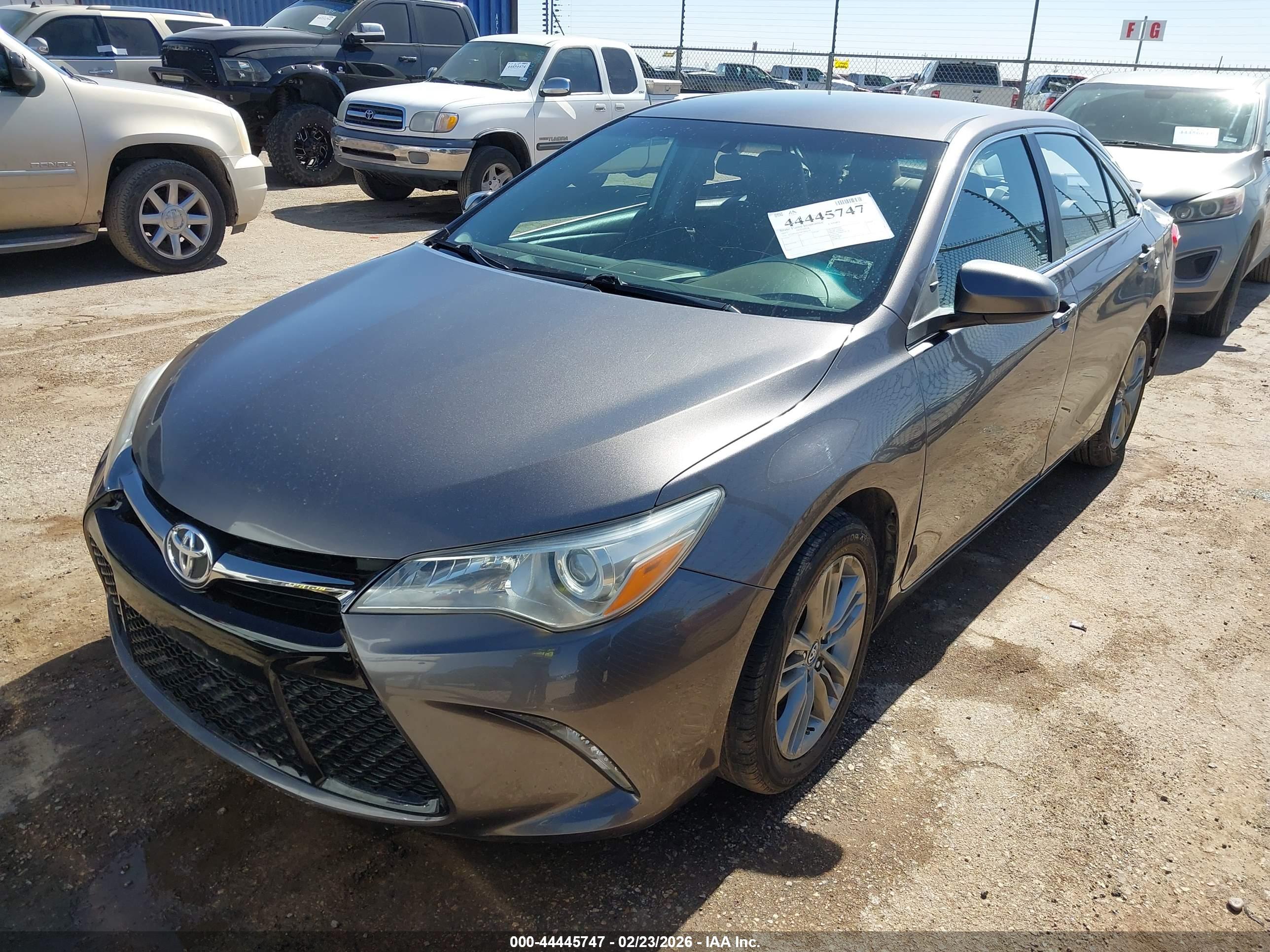 TOYOTA CAMRY image 2
