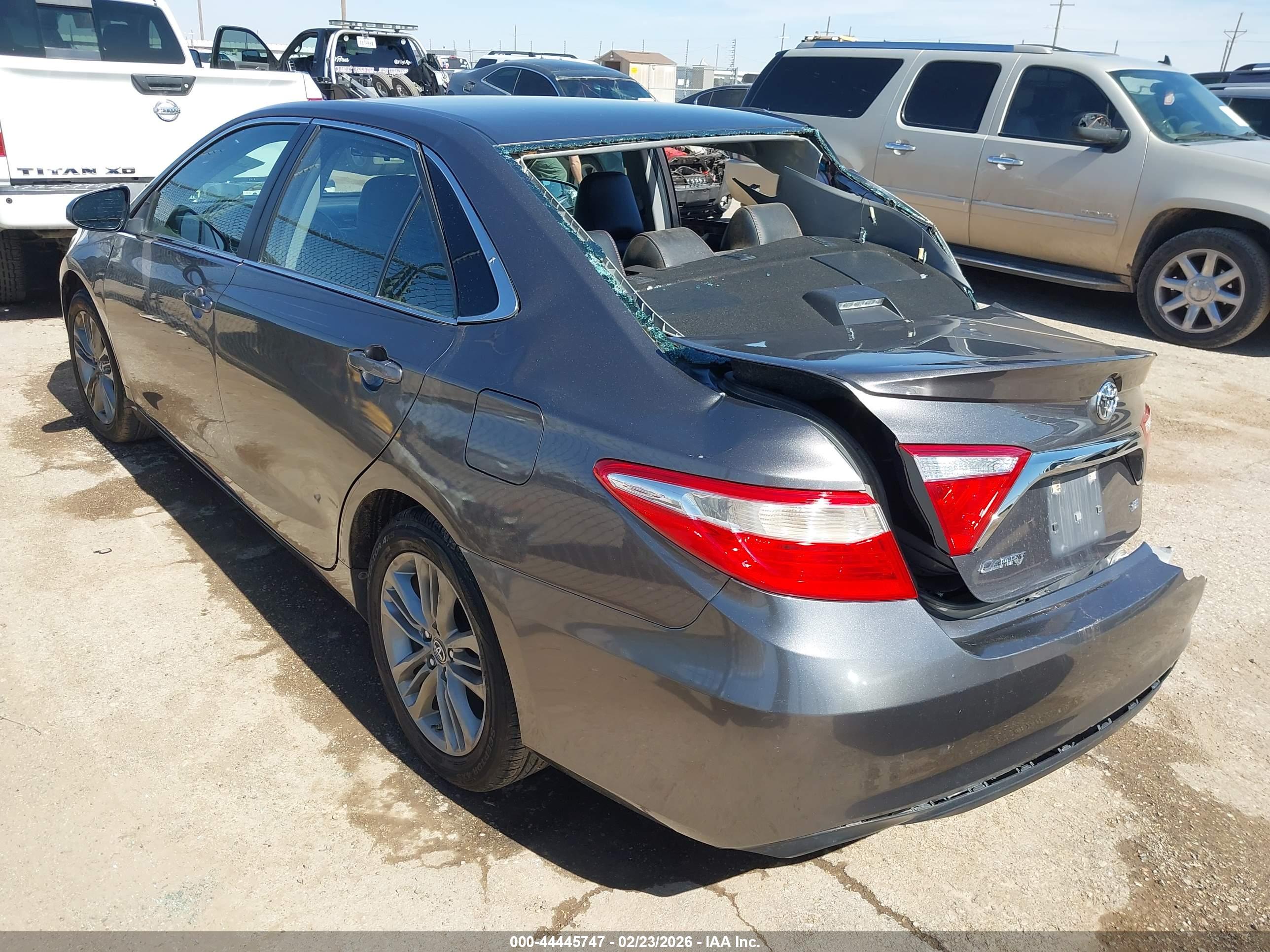 TOYOTA CAMRY image 3