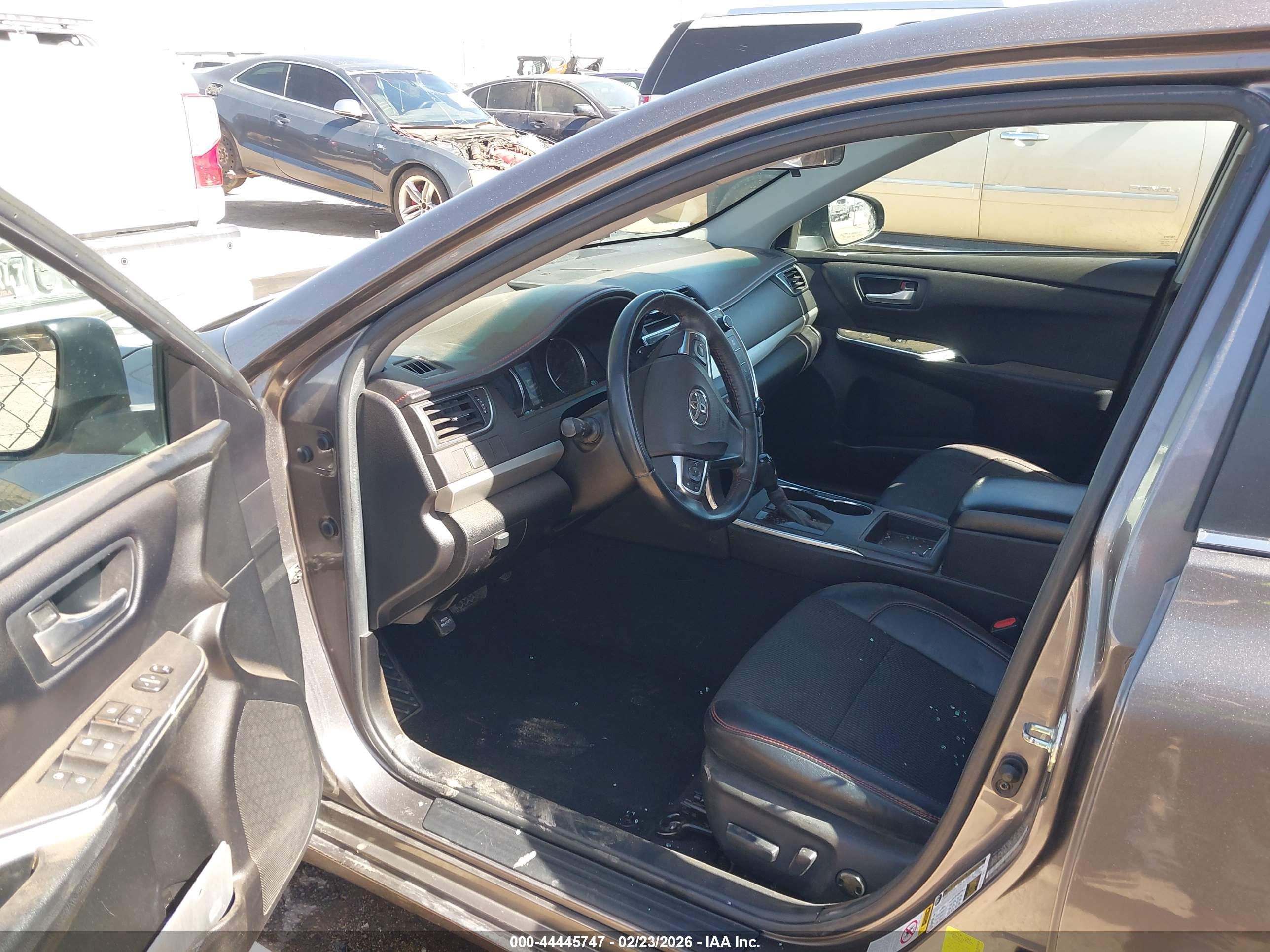 TOYOTA CAMRY image 5