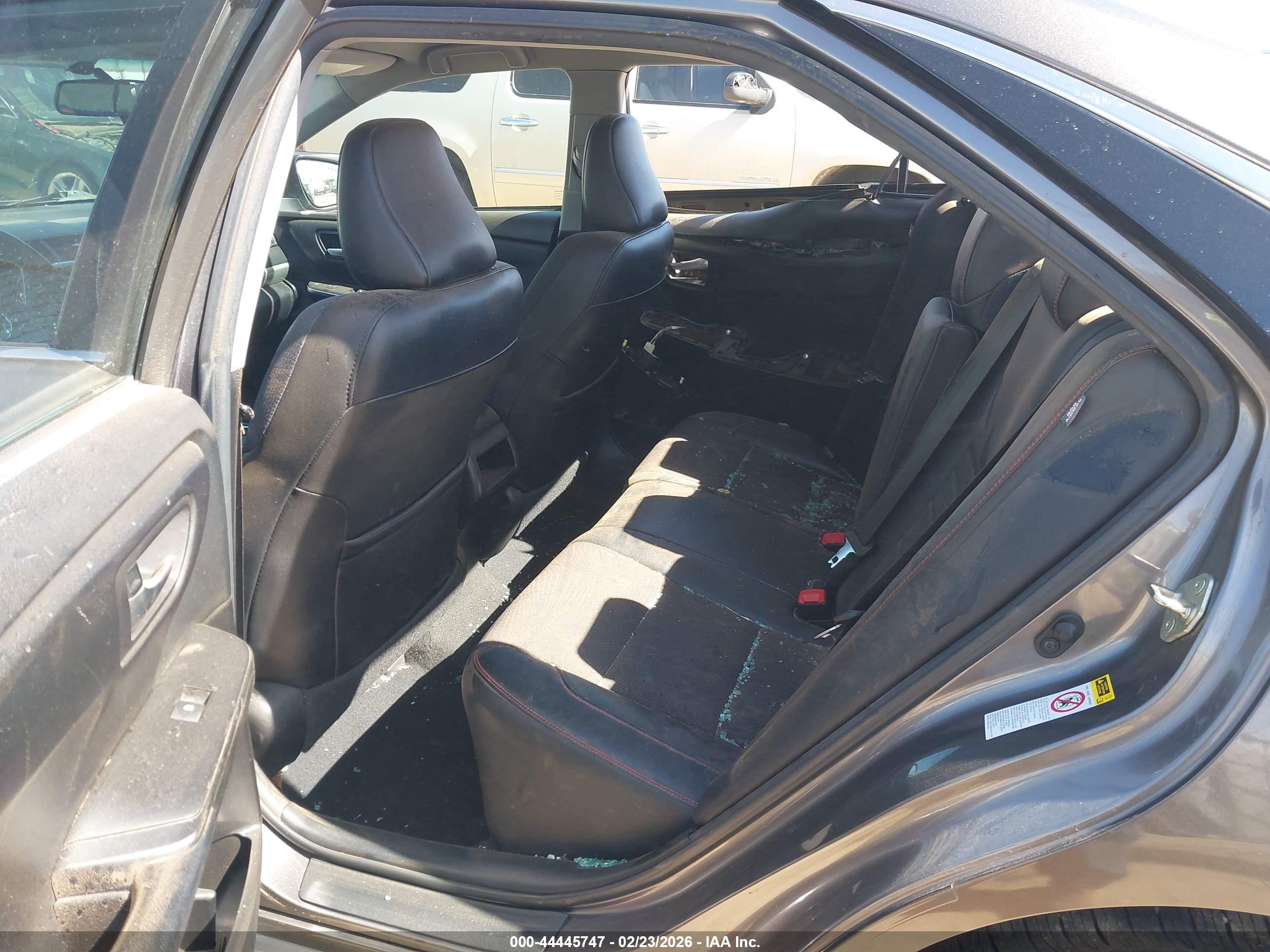 TOYOTA CAMRY image 8