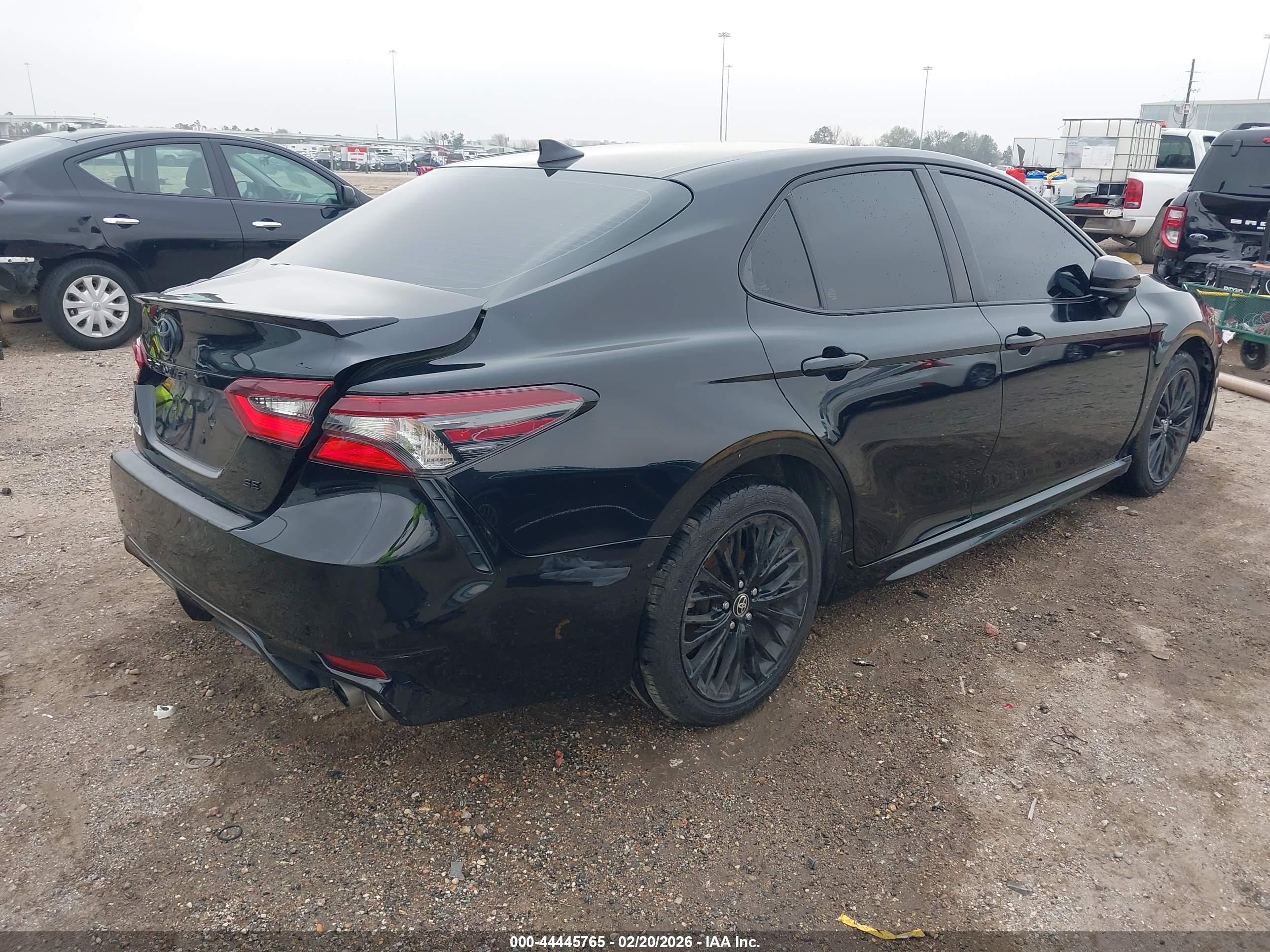 TOYOTA CAMRY image 4