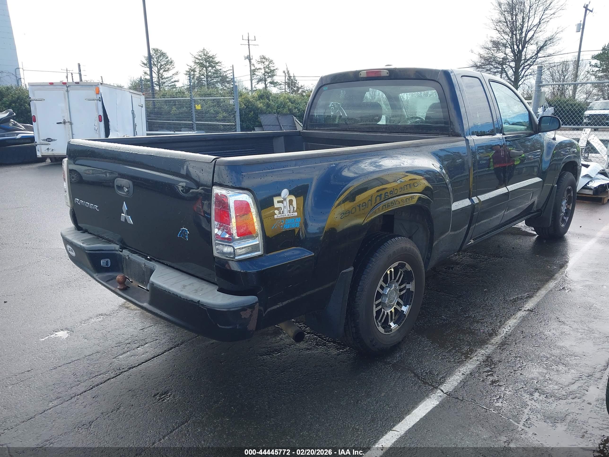MITSUBISHI RAIDER image 4