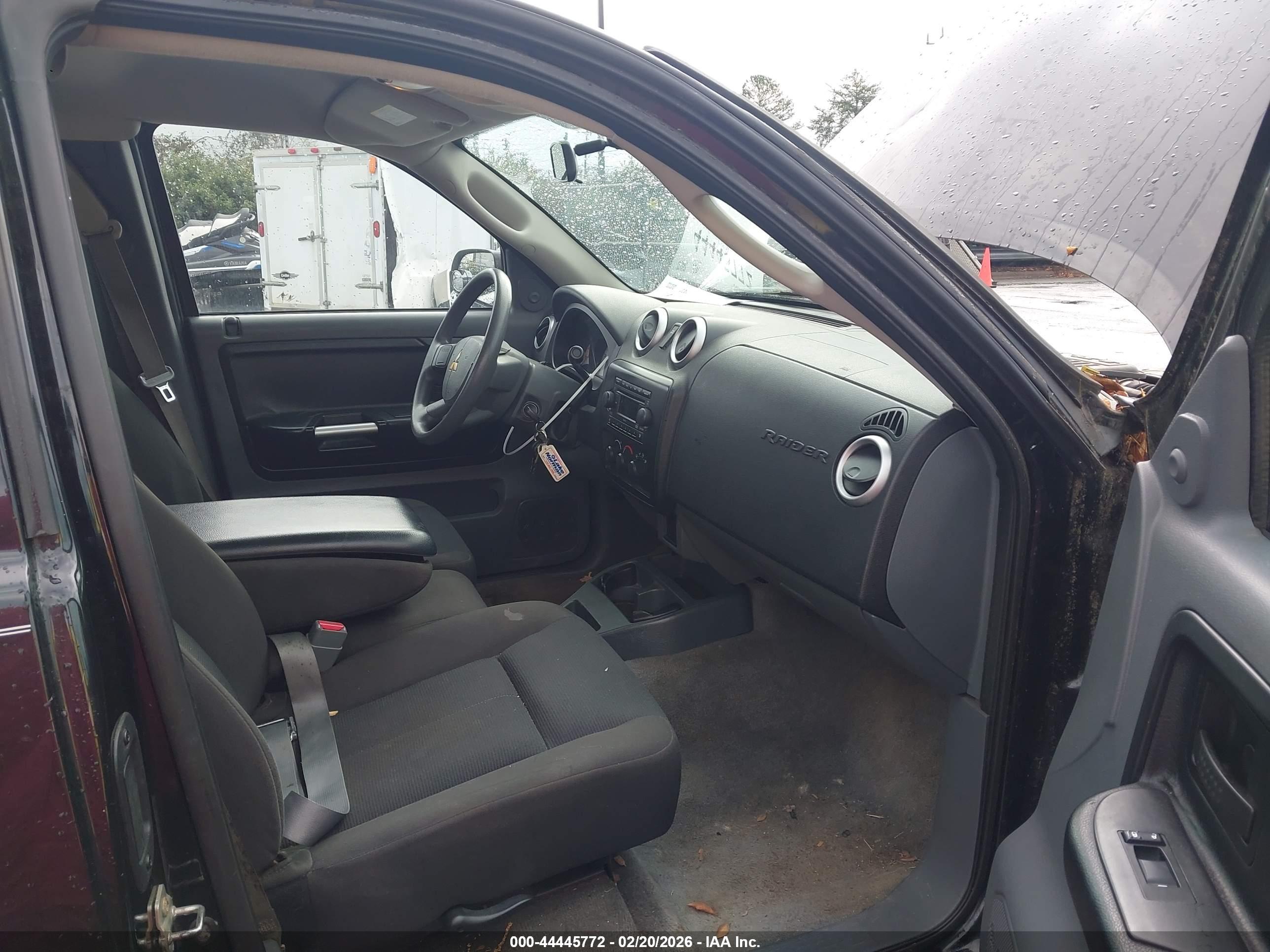 MITSUBISHI RAIDER image 5