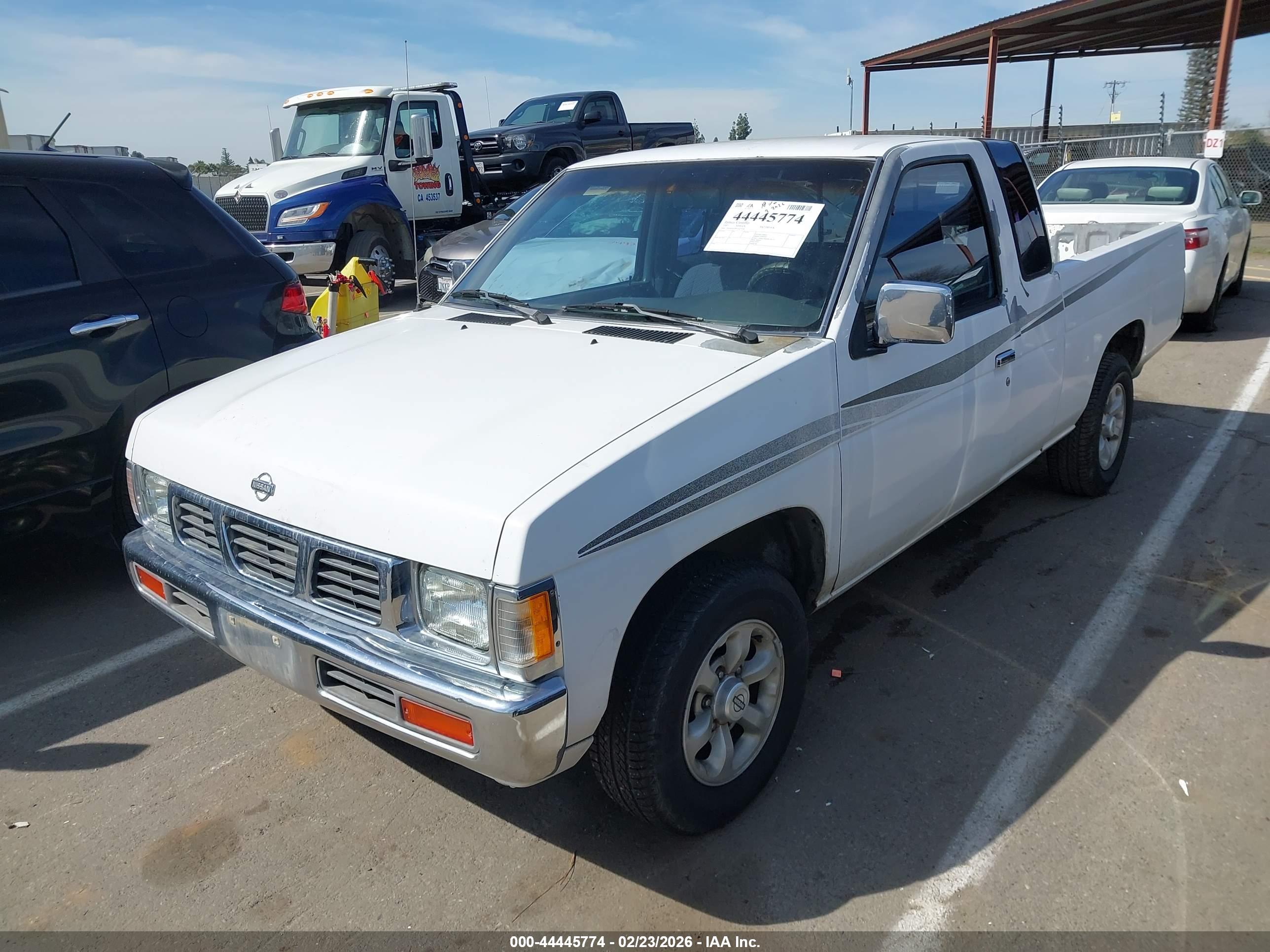 NISSAN 4X2 image 2
