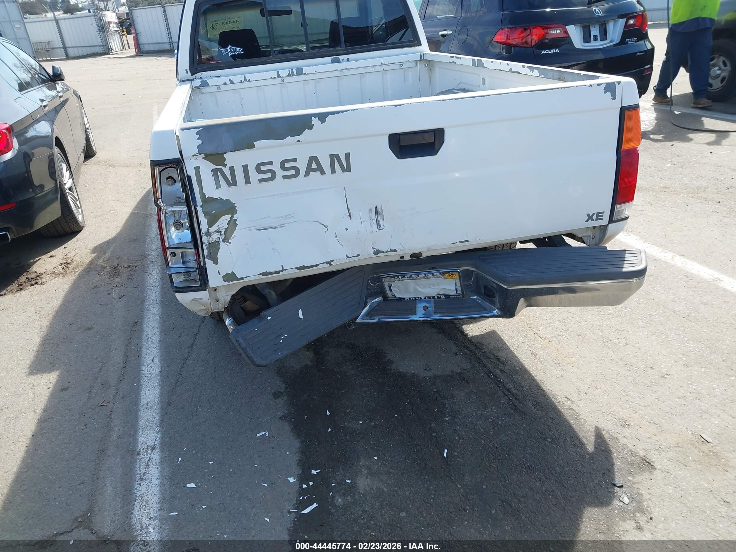NISSAN 4X2 image 6
