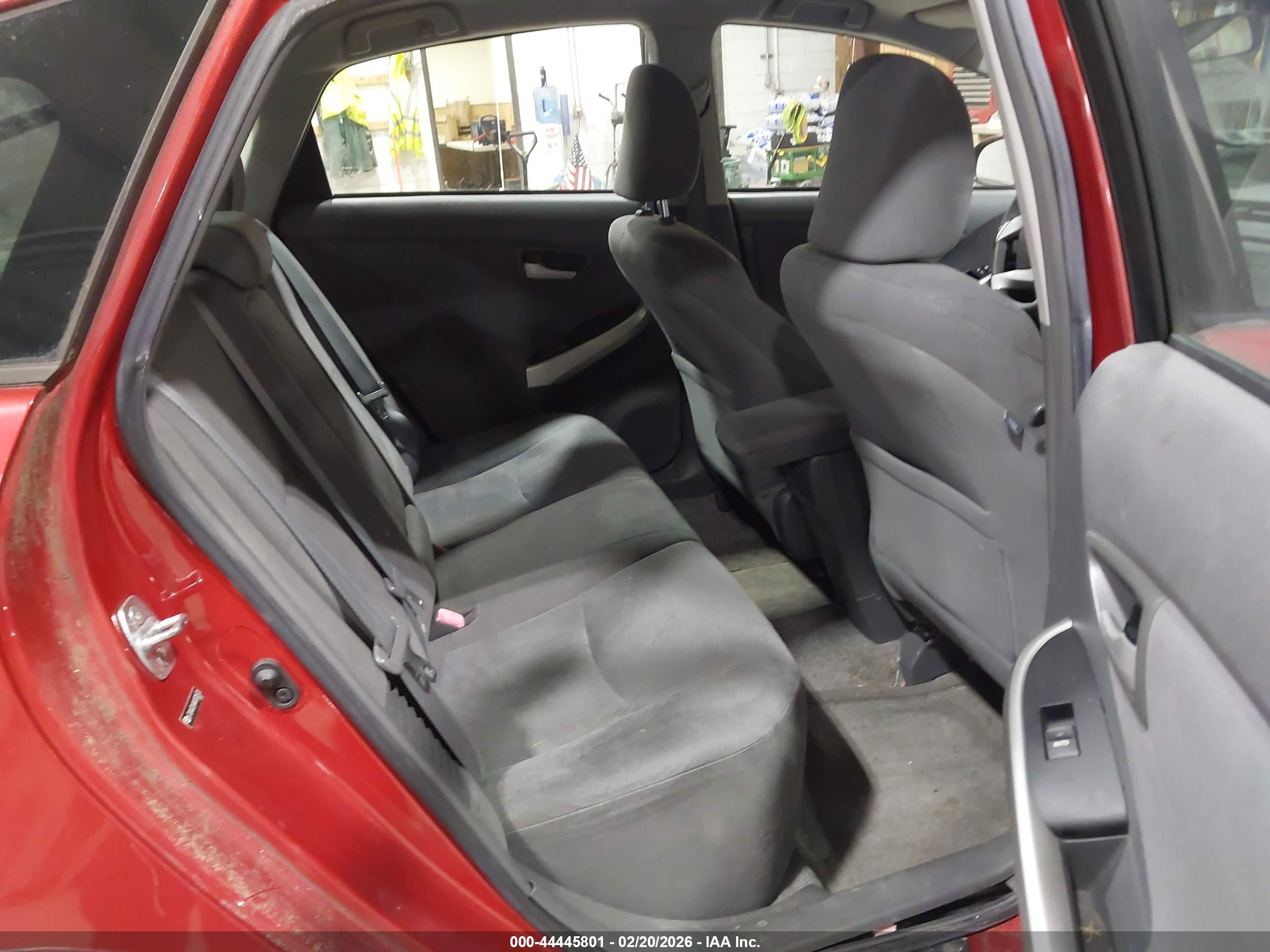 TOYOTA PRIUS image 8